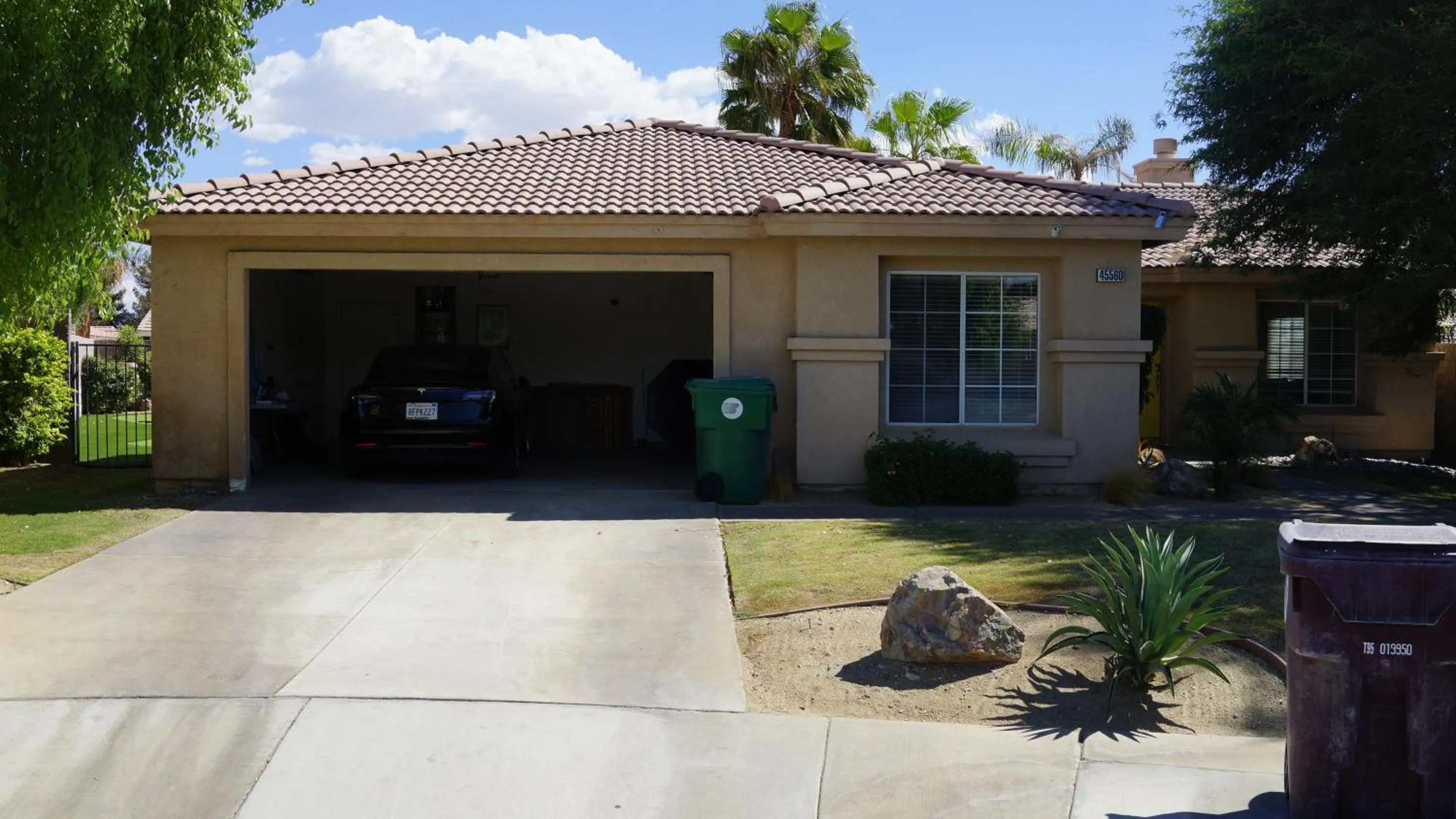 Property building in 3 bedroom house with Private Pool, Spa&Golf Course!