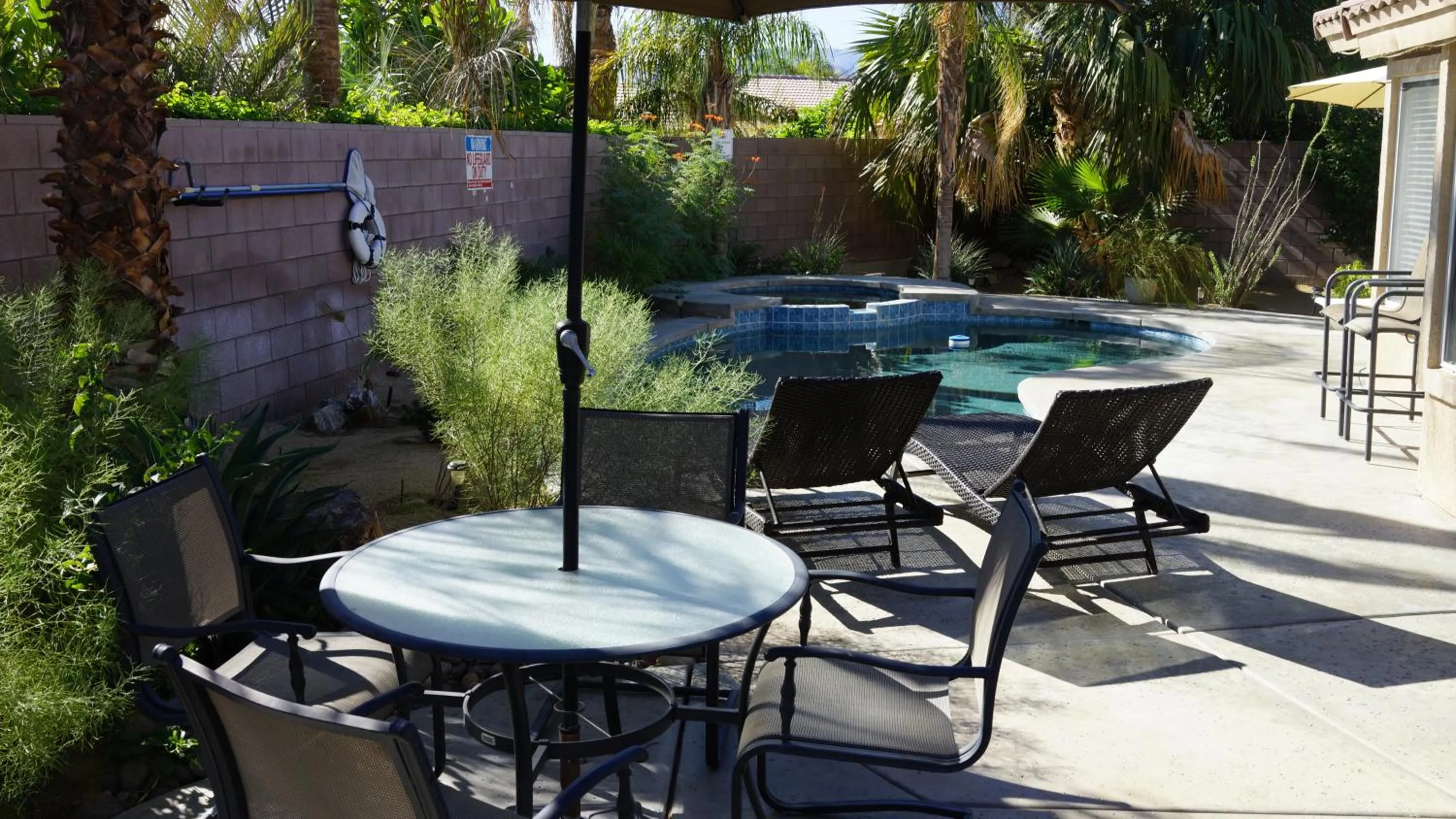 Patio in 3 bedroom house with Private Pool, Spa&Golf Course!