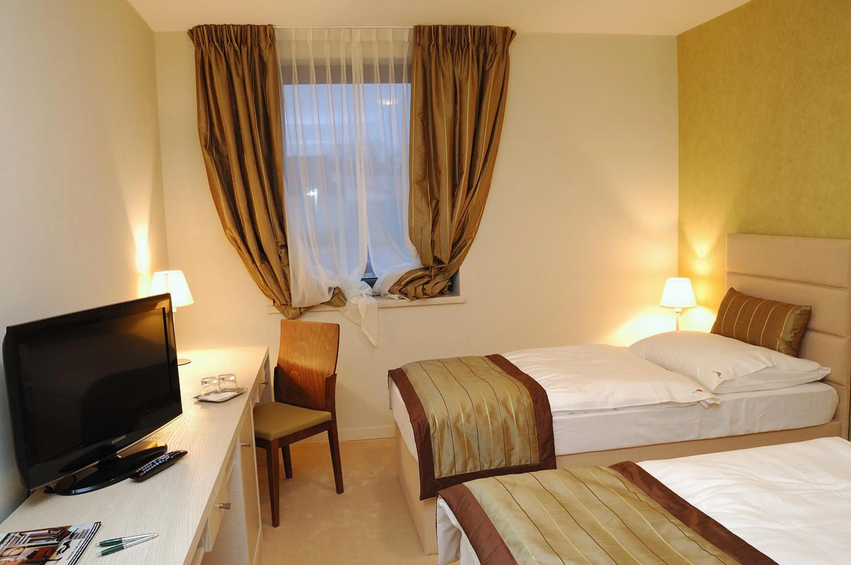 Photo of the whole room, Bed in Hotel Predium