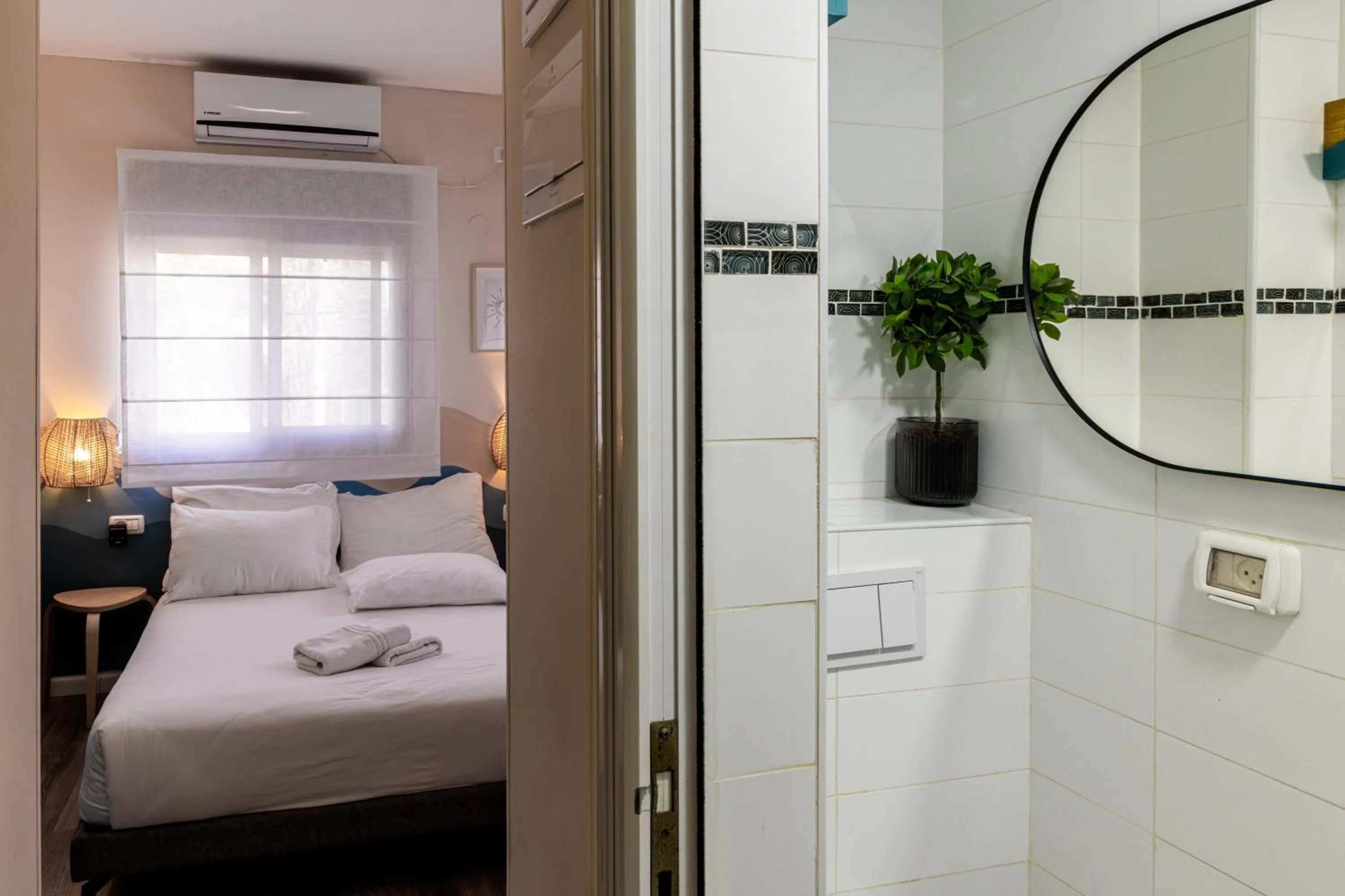 Bed in Domus Bat Galim Hotel