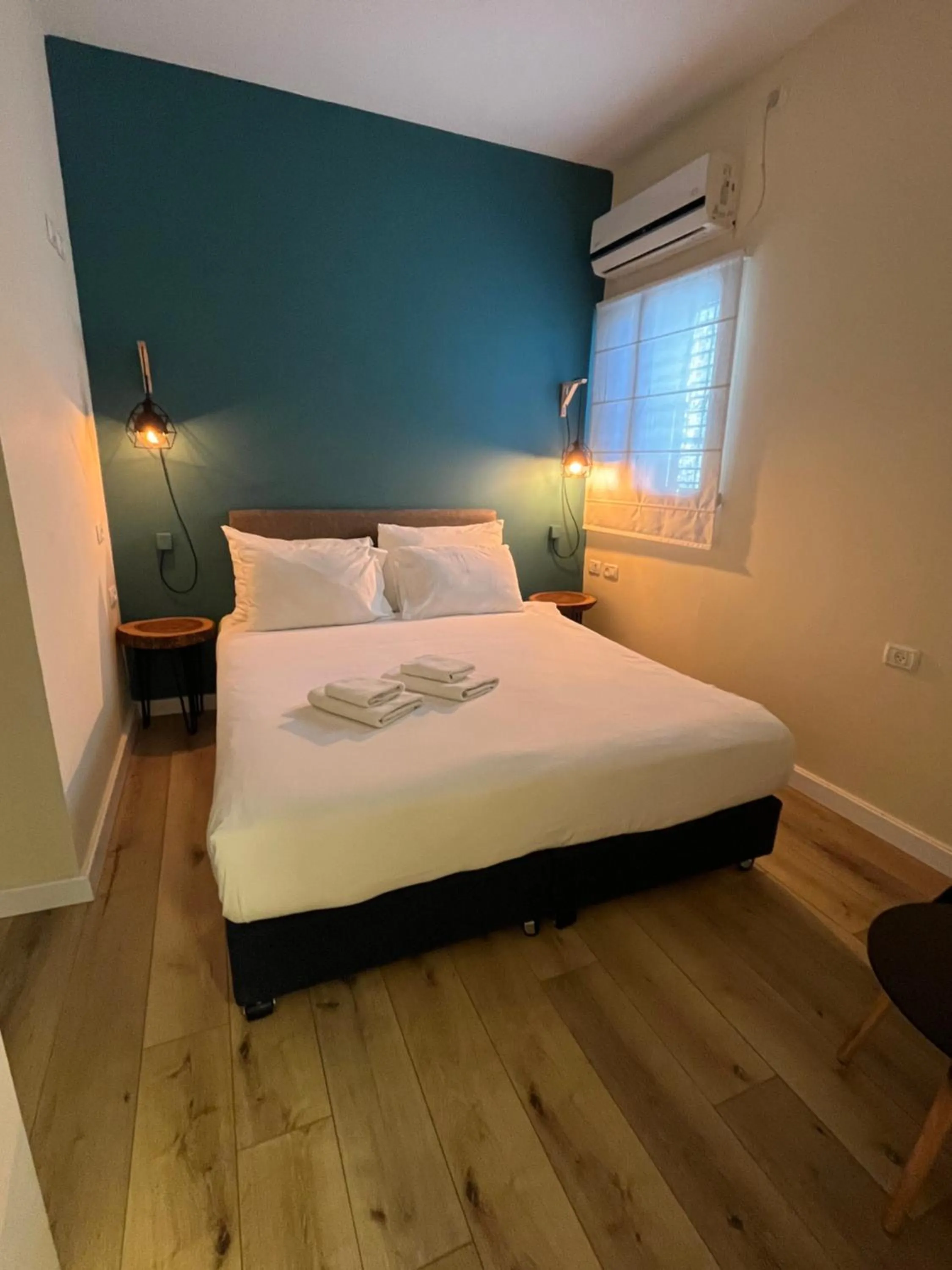 Bedroom, Bed in Domus Bat Galim Hotel