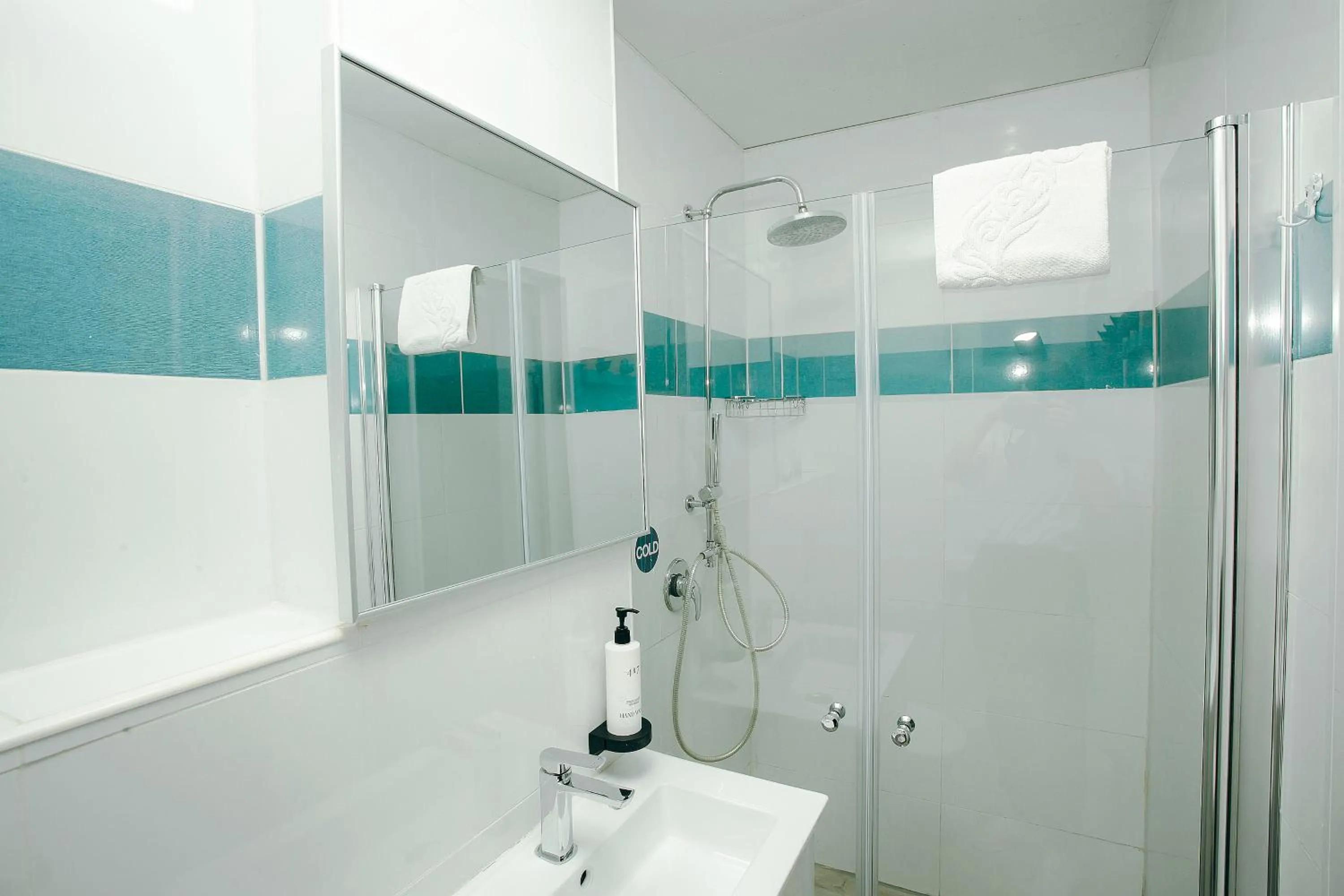 Bathroom in Domus Bat Galim Hotel