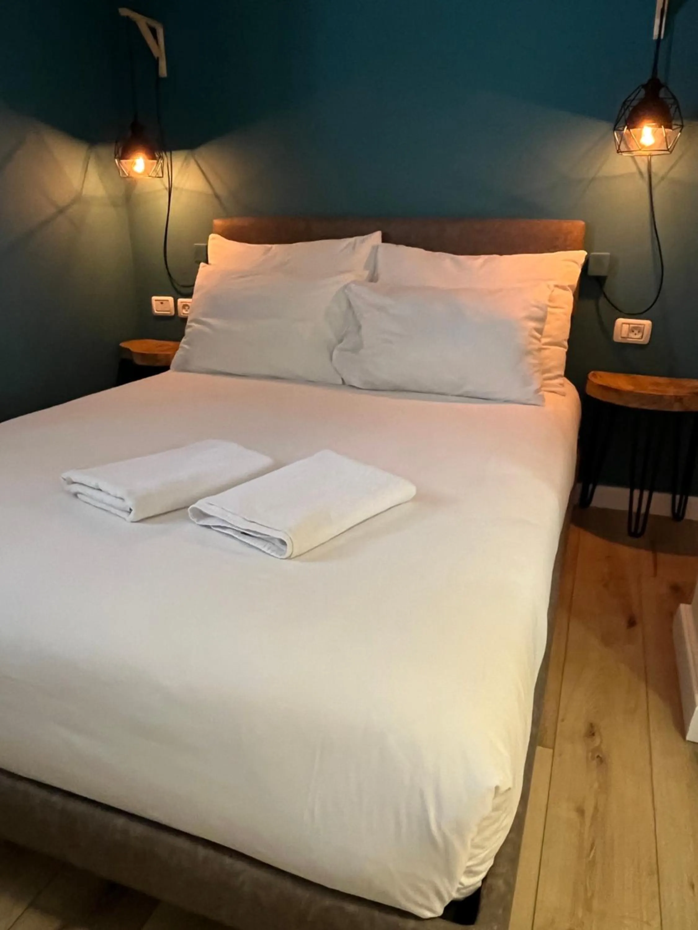 Bedroom, Bed in Domus Bat Galim Hotel