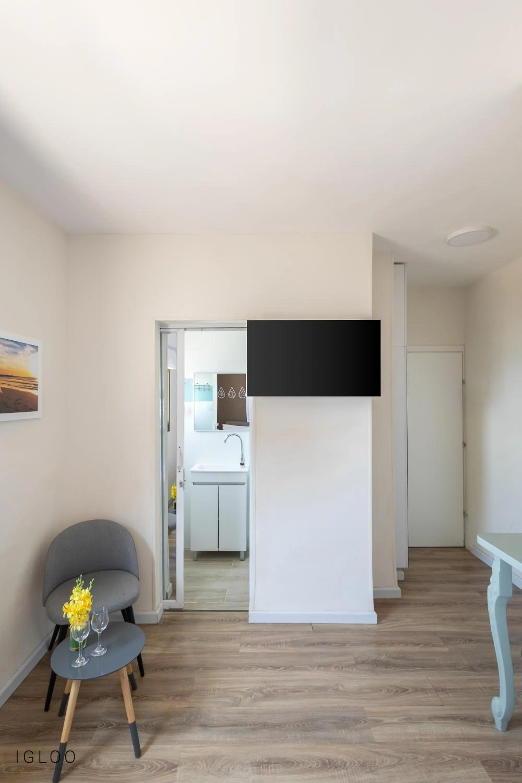 TV and multimedia in Domus Bat Galim Hotel