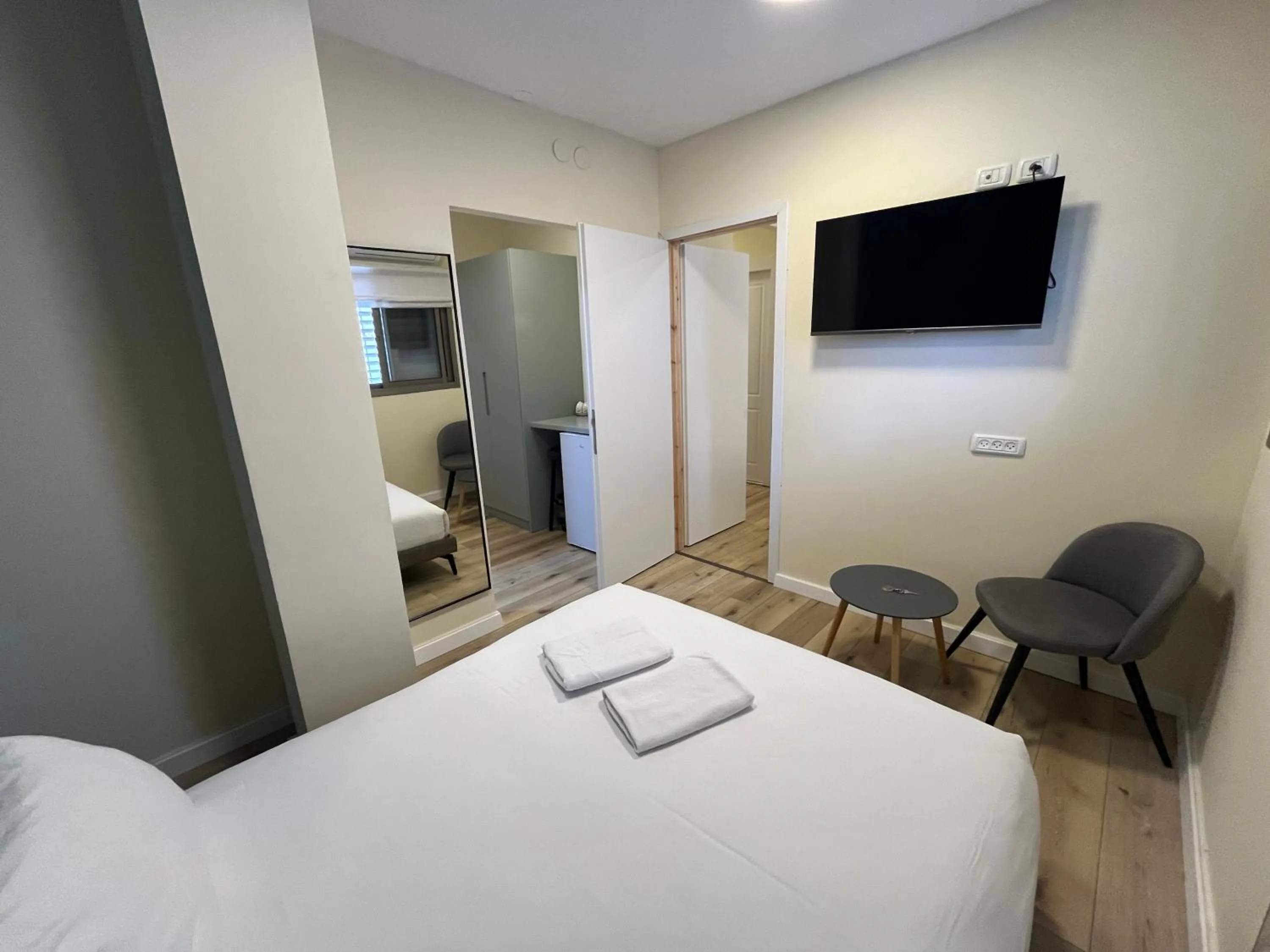 Bed in Domus Bat Galim Hotel