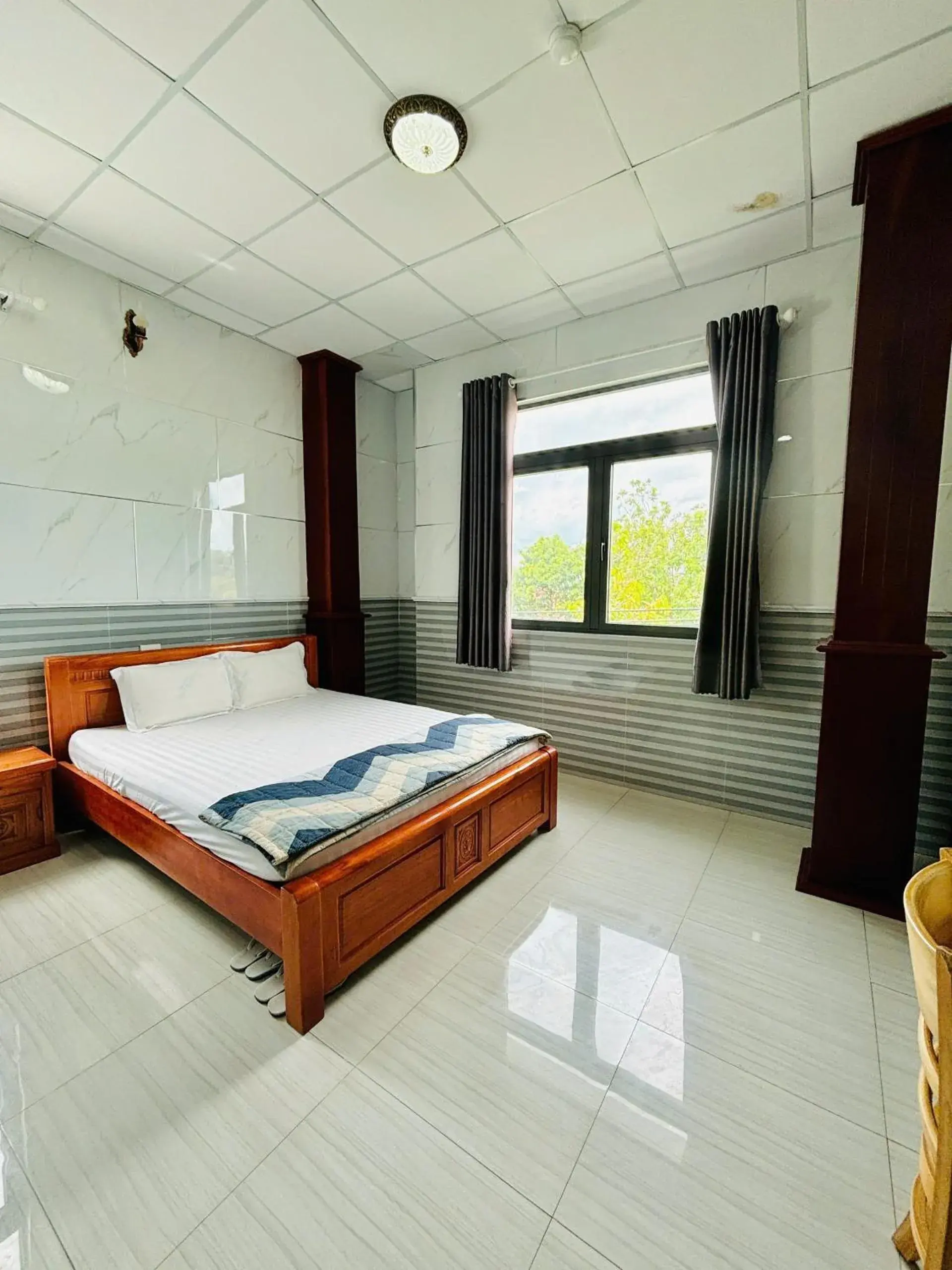 Deluxe Double or Twin Room with Balcony in Hotel Sen Việt Bạc Liêu Deluxe Double or Twin Room with Balcony in Hotel Sen Việt Bạc Liêu