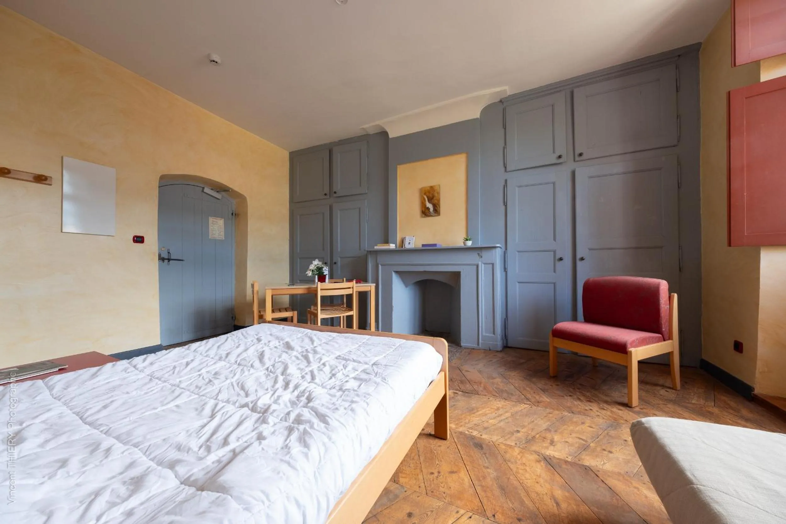 Photo of the whole room, Bed in Le Pavillon des Officiers