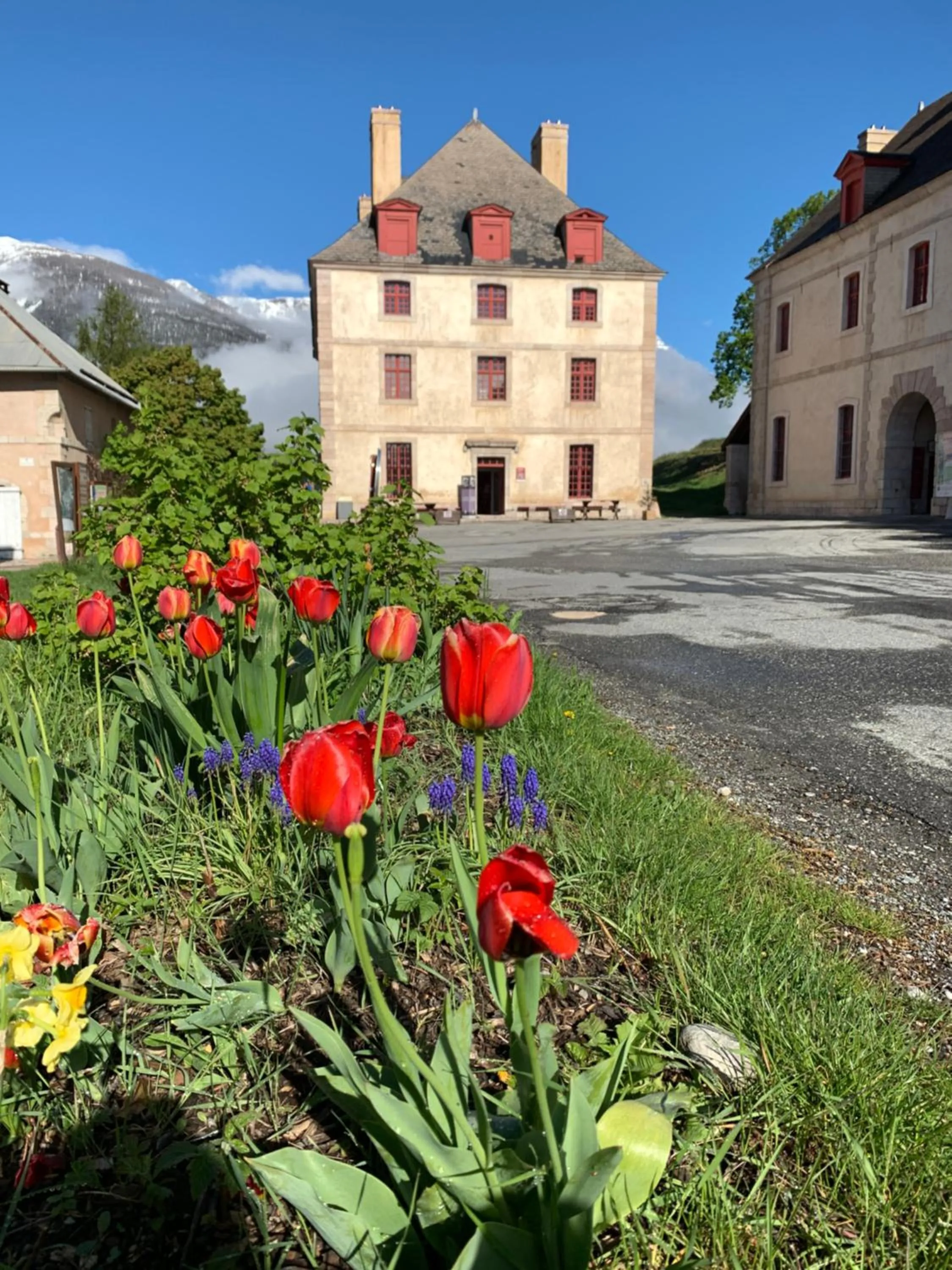Property building in Le Pavillon des Officiers