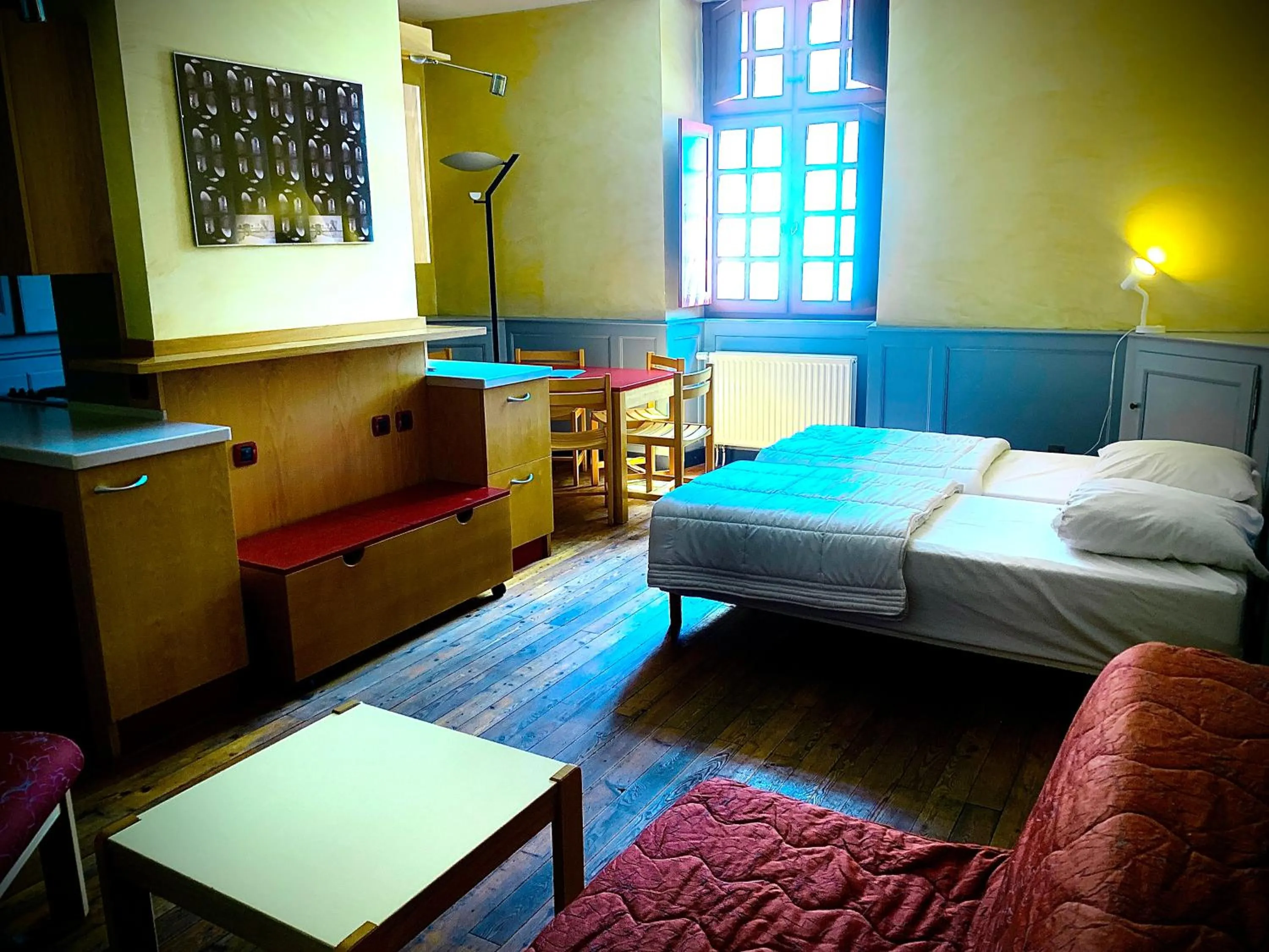 Photo of the whole room, Bed in Le Pavillon des Officiers