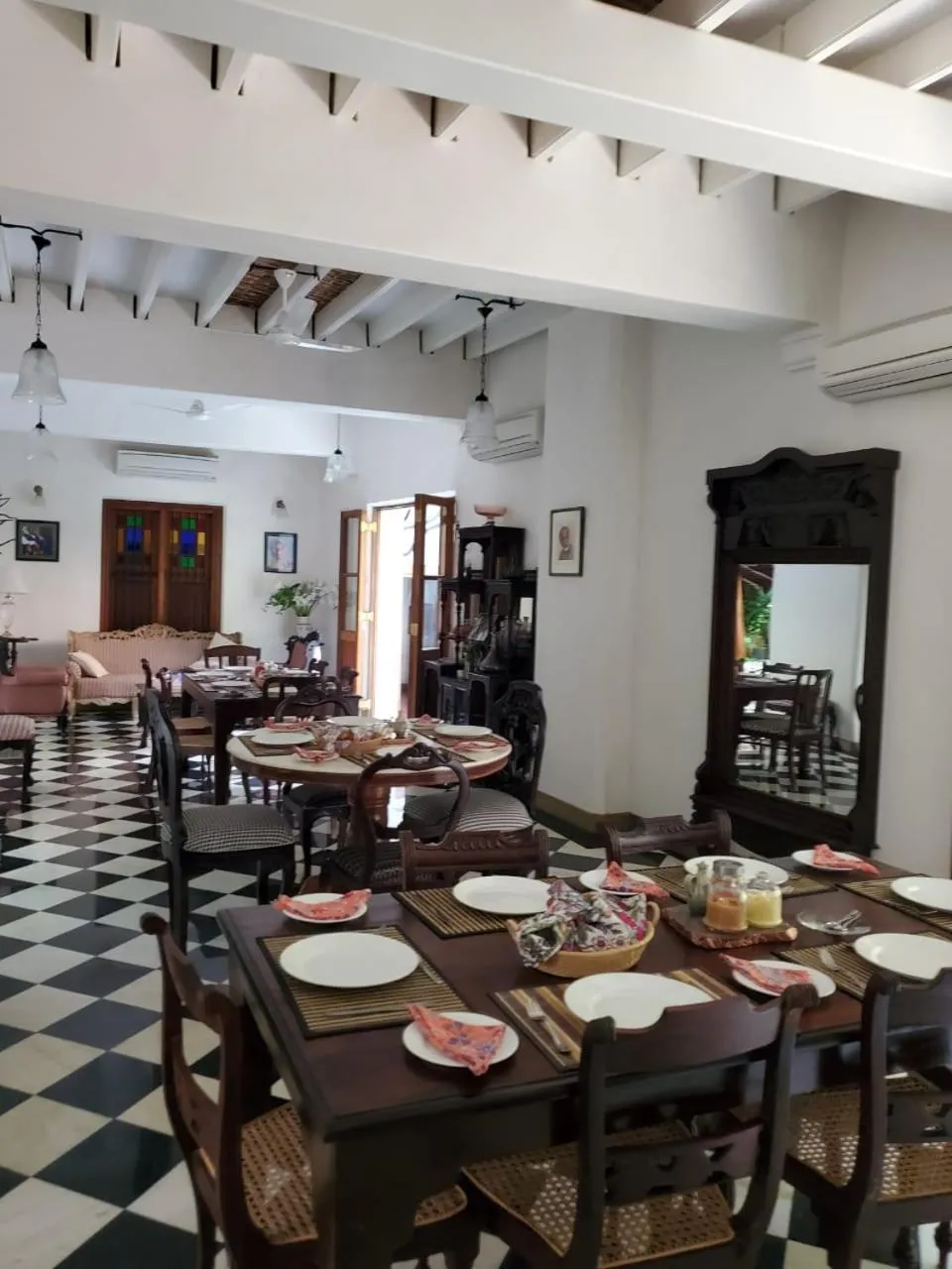 Food and drinks in Kariappa House