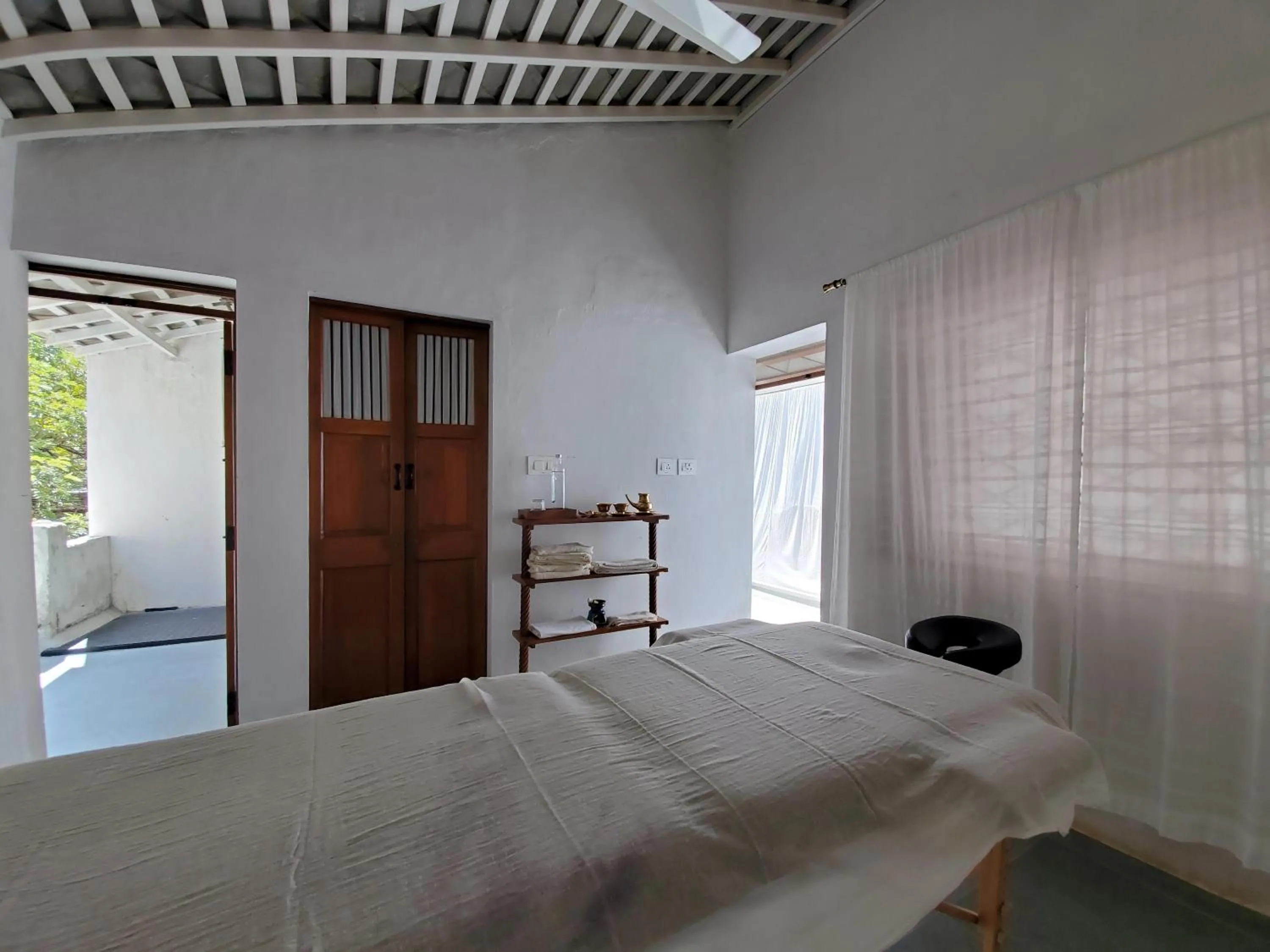 Massage, Bed in Kariappa House