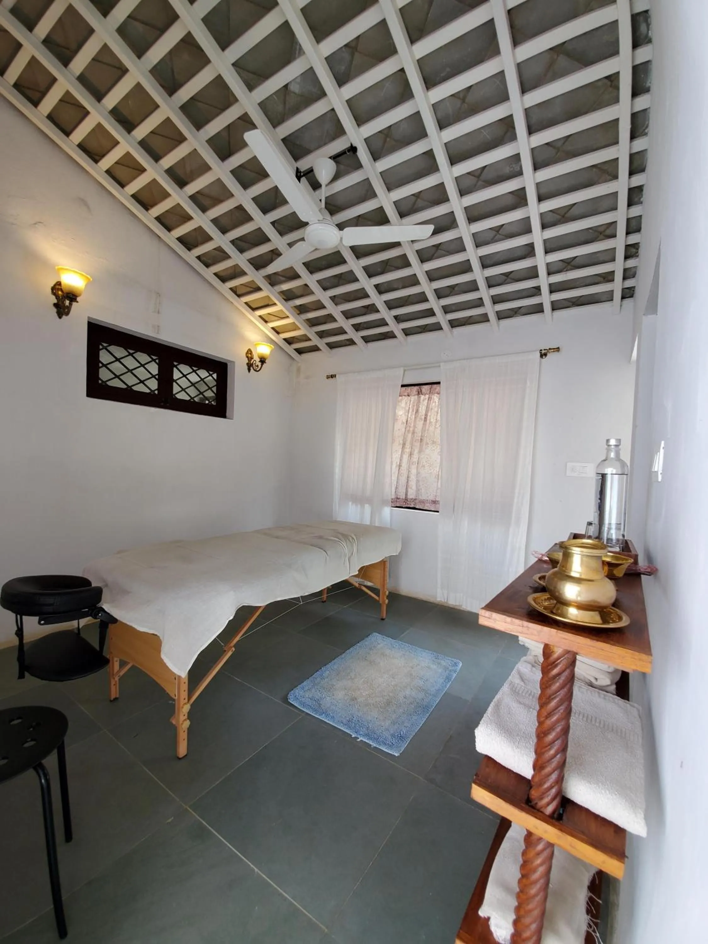 Massage, Bed in Kariappa House
