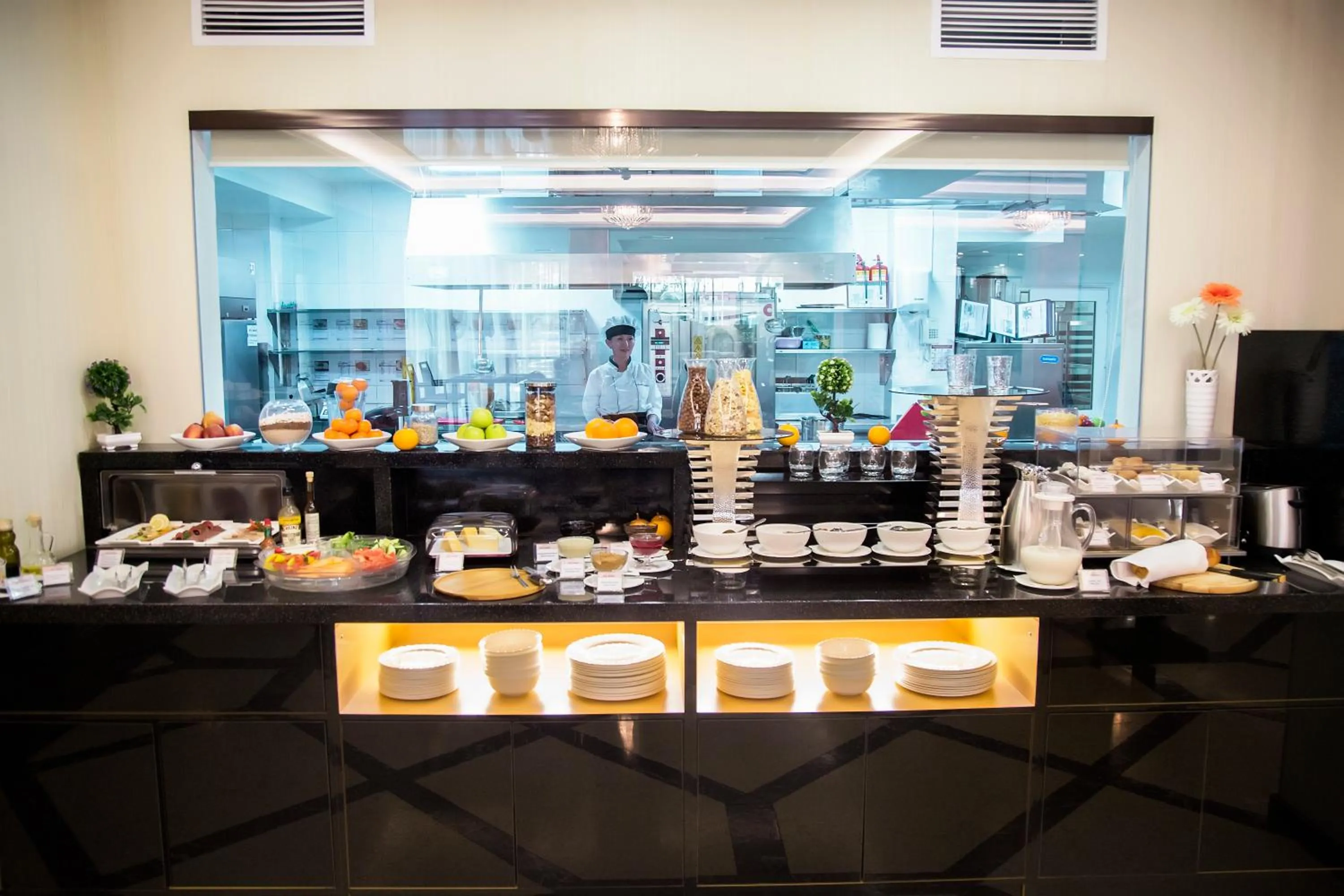 Restaurant/places to eat in City Hotel Bishkek