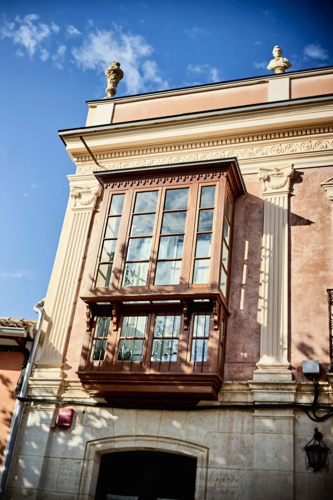 Facade/entrance in Emebed Posada
