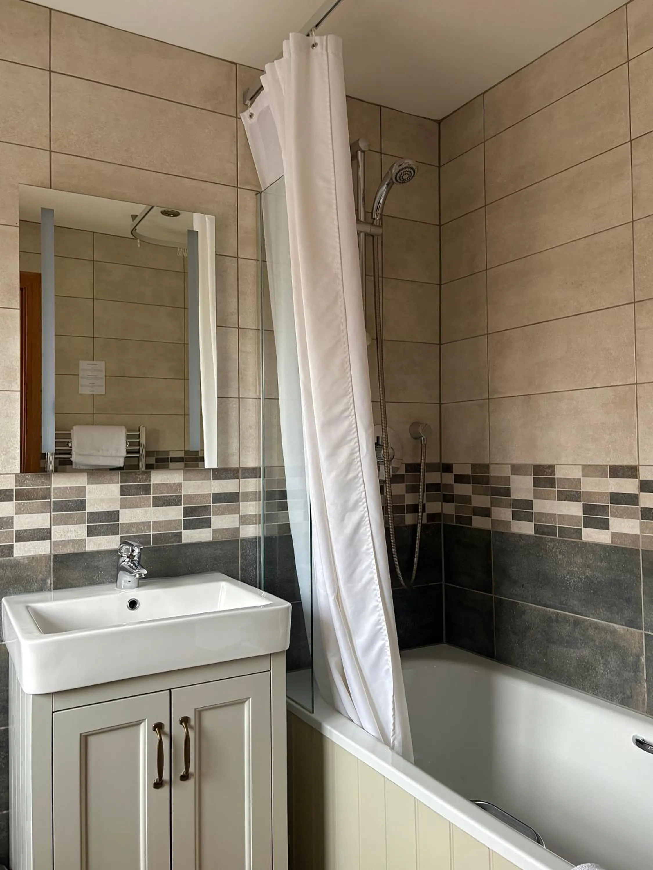 Bathroom in St. Davids Cross Hotel