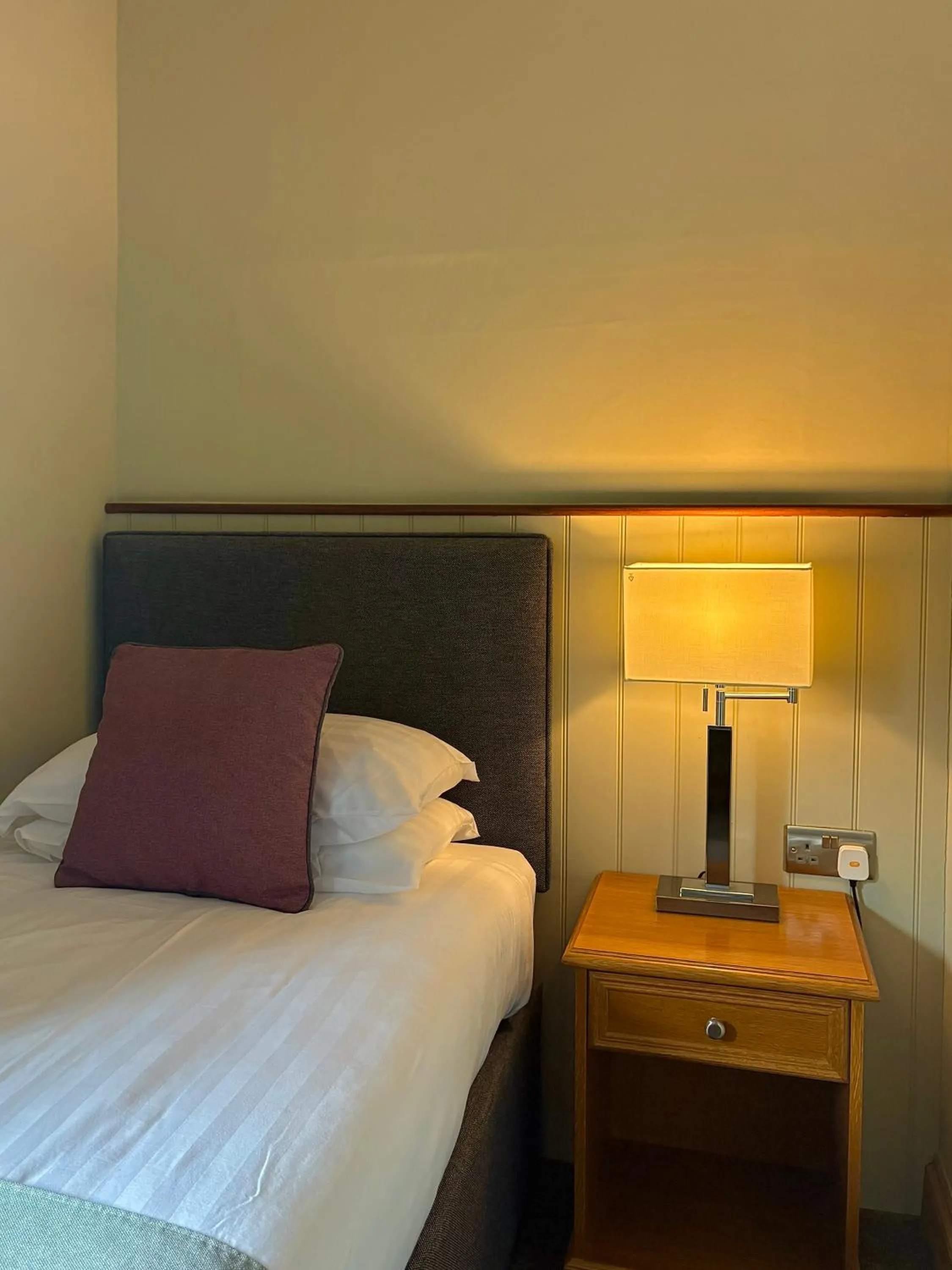 Bed in St. Davids Cross Hotel