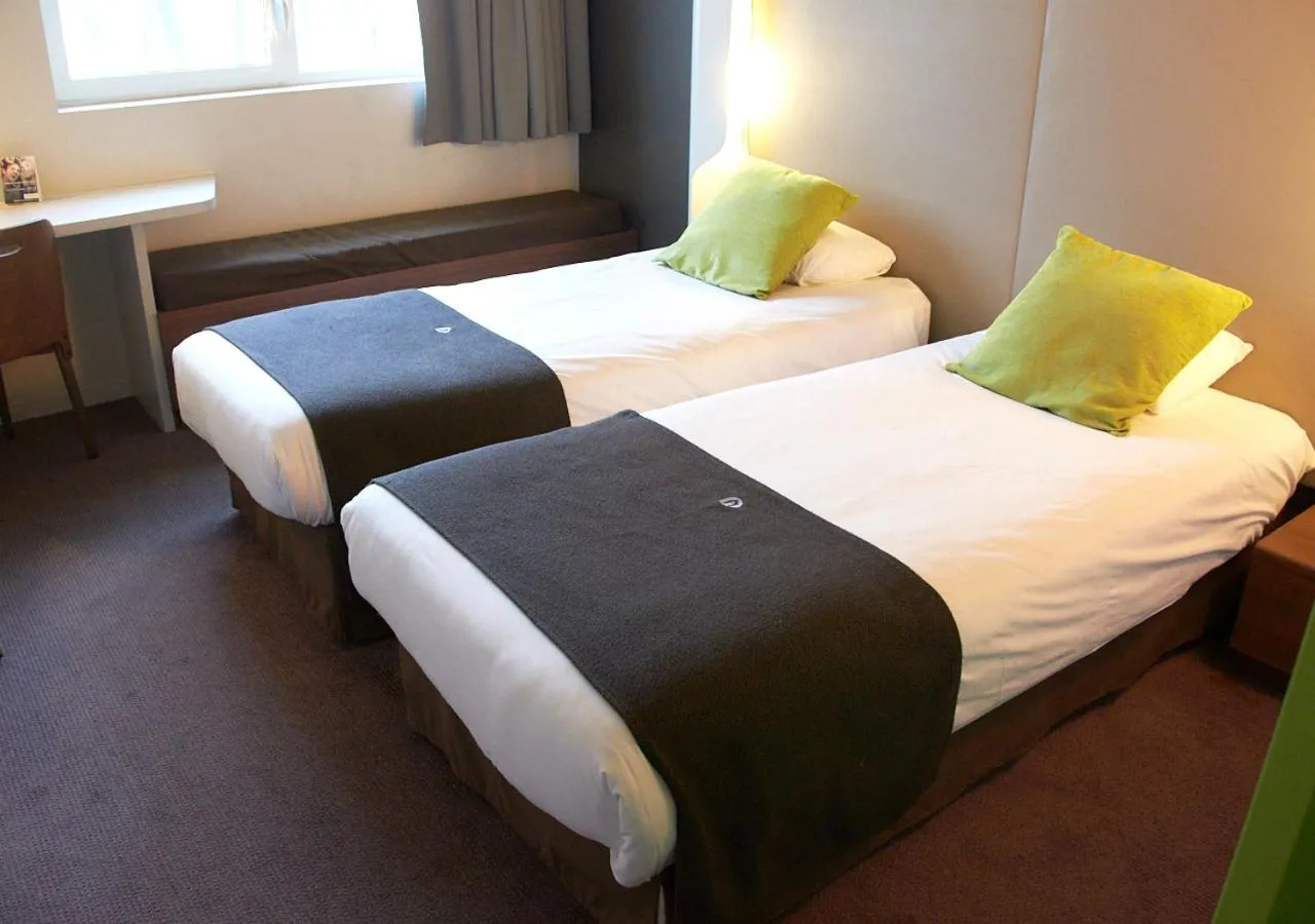 Coffee/tea facilities, Bed in Campanile Dijon Congrès Clemenceau