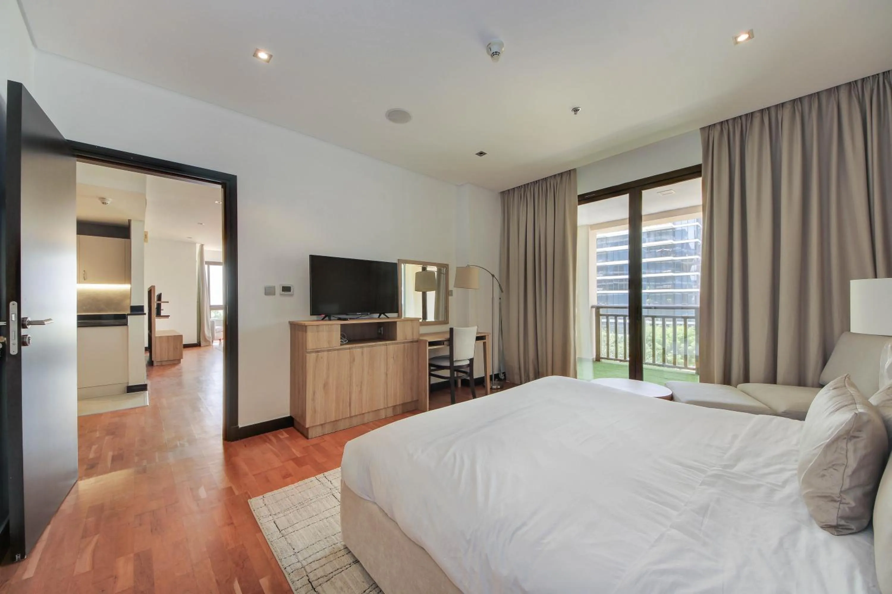 Bed in Luxe Getaways Royal Amwaj Palm Jumeirah Resort Apartment Holiday Home