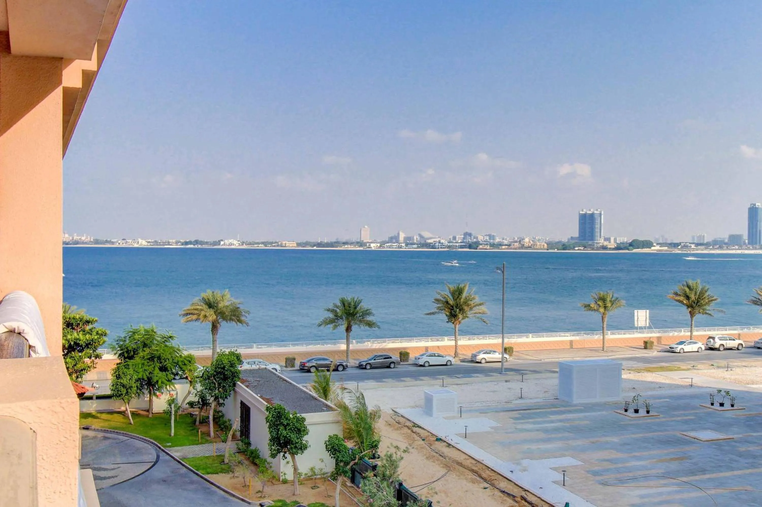 Luxe Getaways Royal Amwaj Palm Jumeirah Resort Apartment Holiday Home