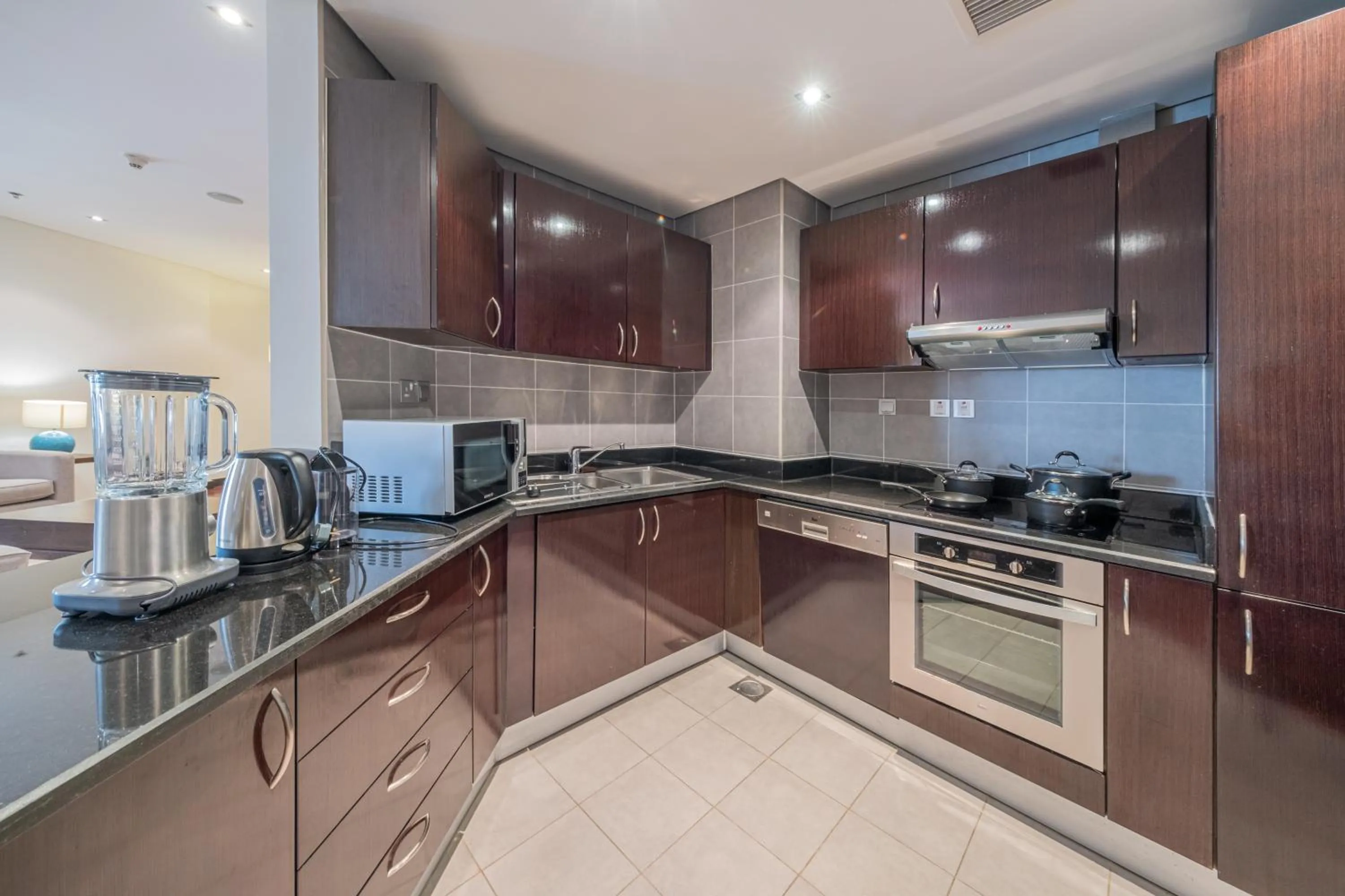 Luxe Getaways Royal Amwaj Palm Jumeirah Resort Apartment Holiday Home