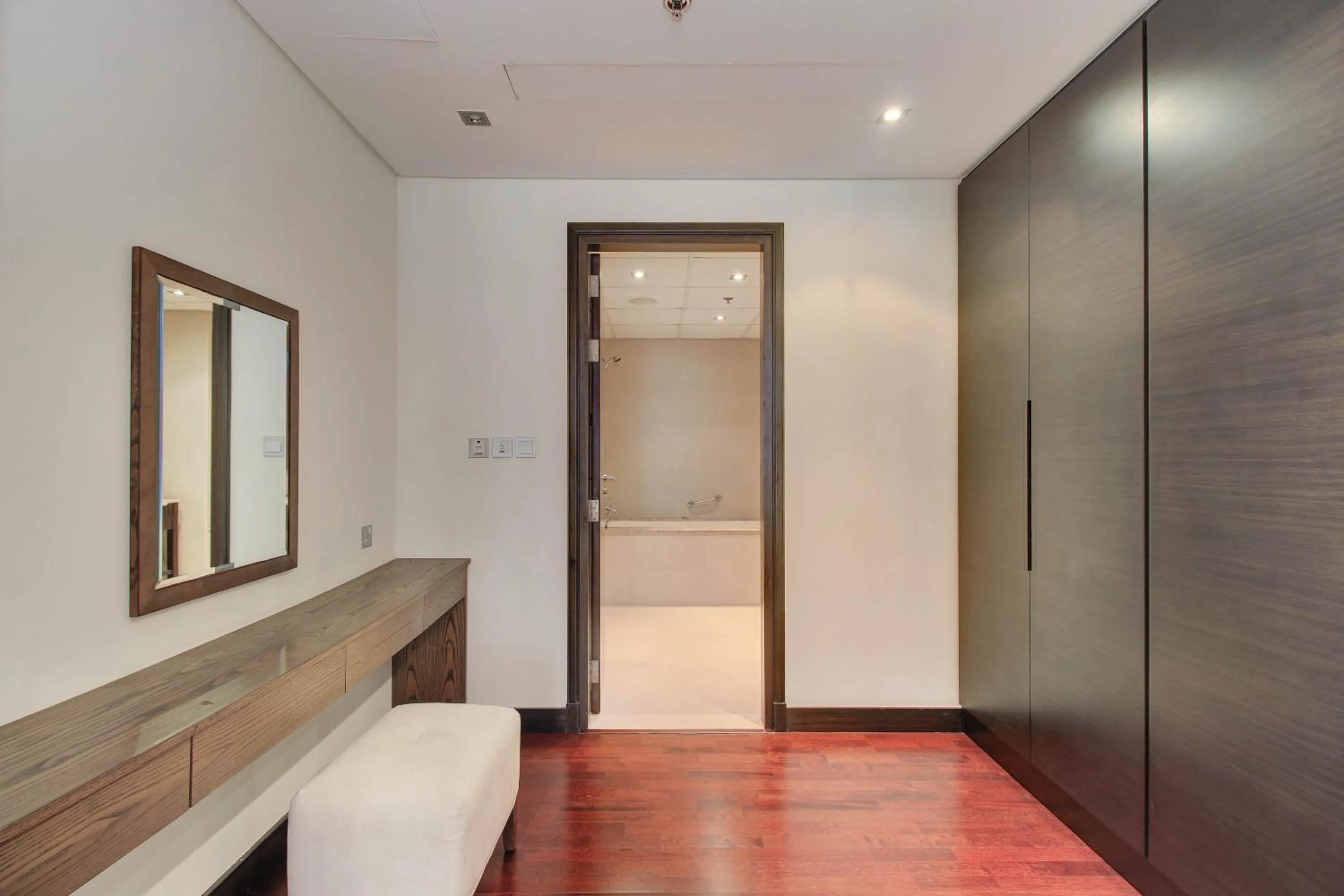 Luxe Getaways Royal Amwaj Palm Jumeirah Resort Apartment Holiday Home