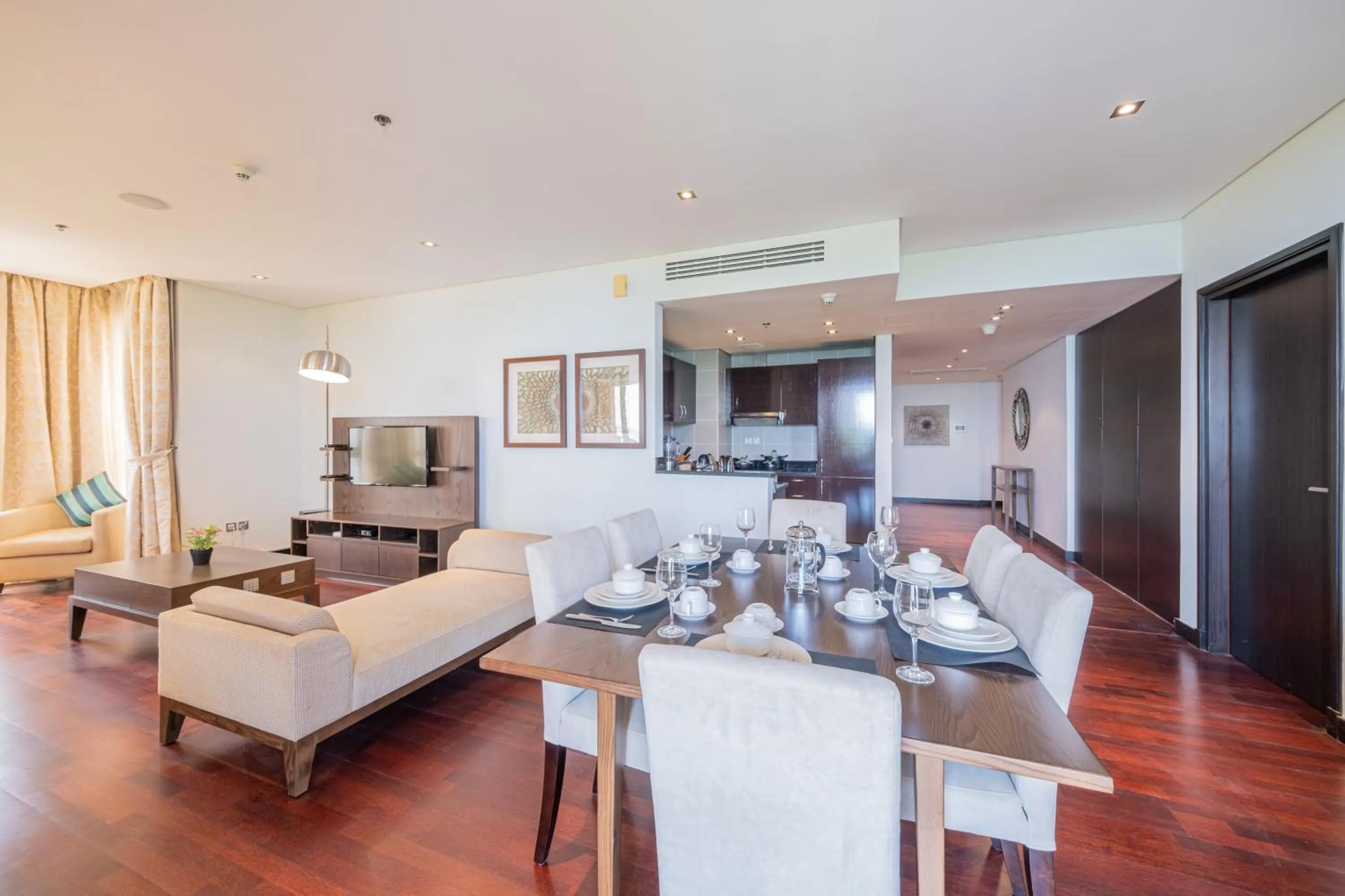 Luxe Getaways Royal Amwaj Palm Jumeirah Resort Apartment Holiday Home