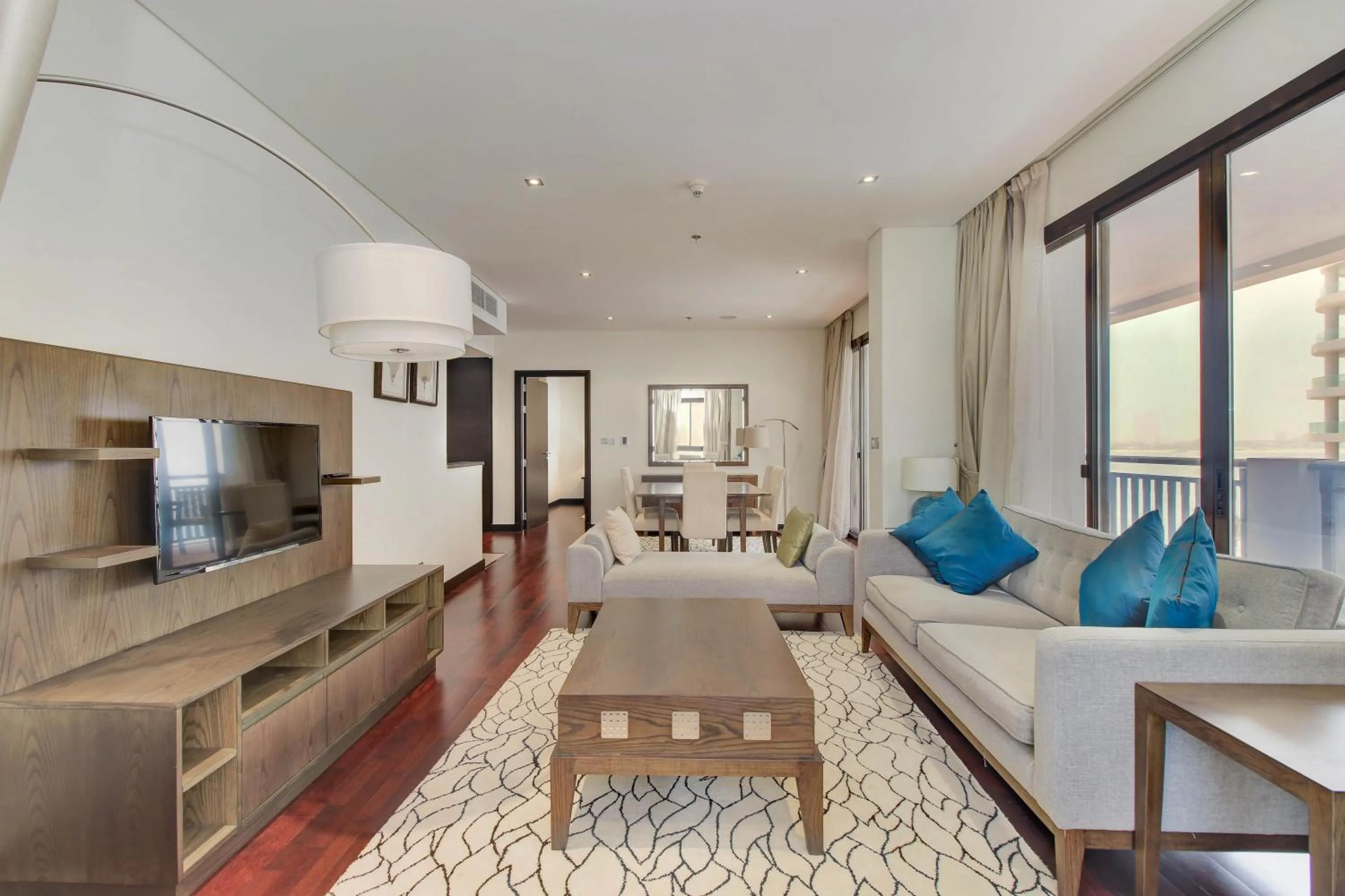 Luxe Getaways Royal Amwaj Palm Jumeirah Resort Apartment Holiday Home