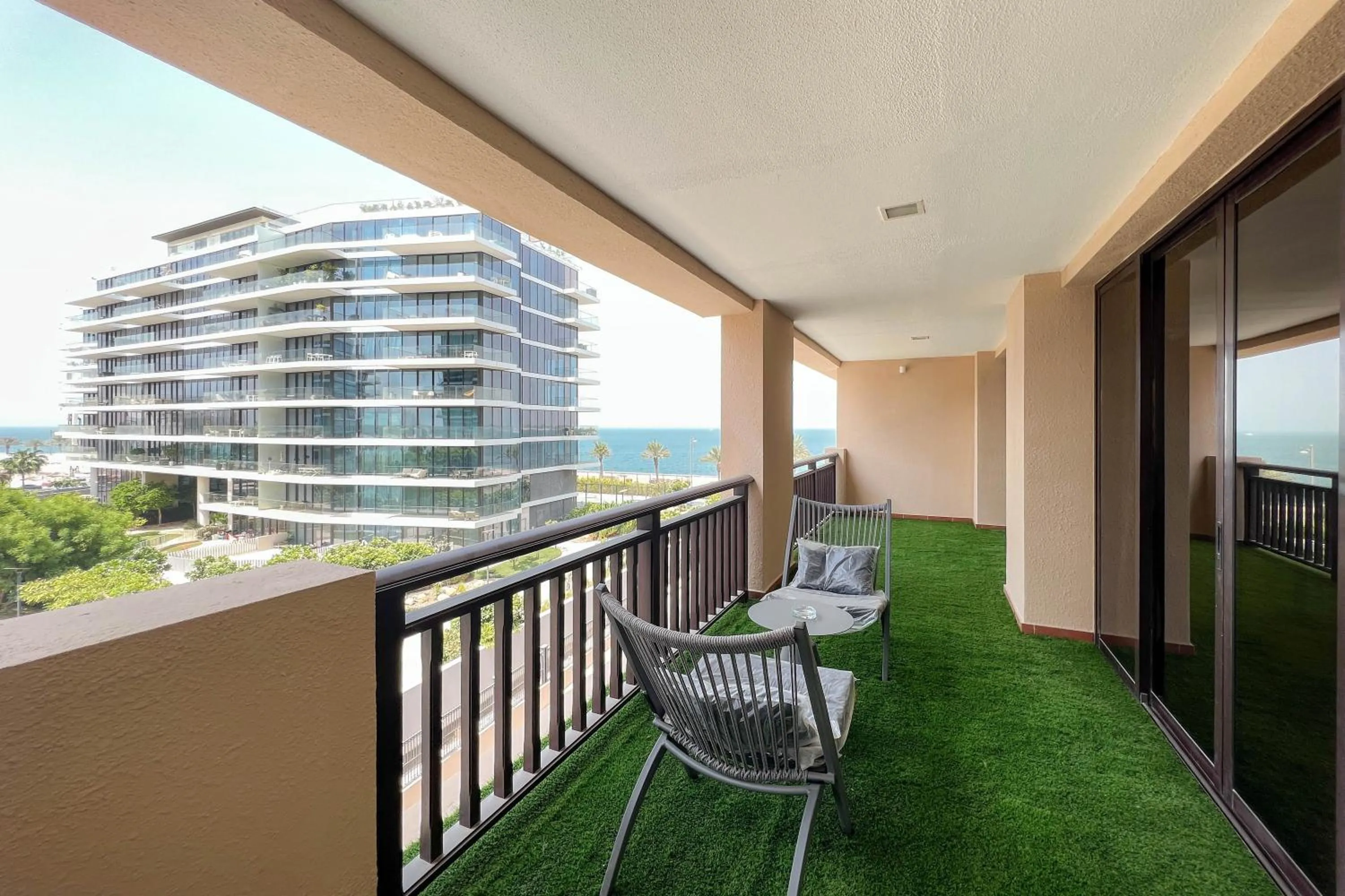 Luxe Getaways Royal Amwaj Palm Jumeirah Resort Apartment Holiday Home