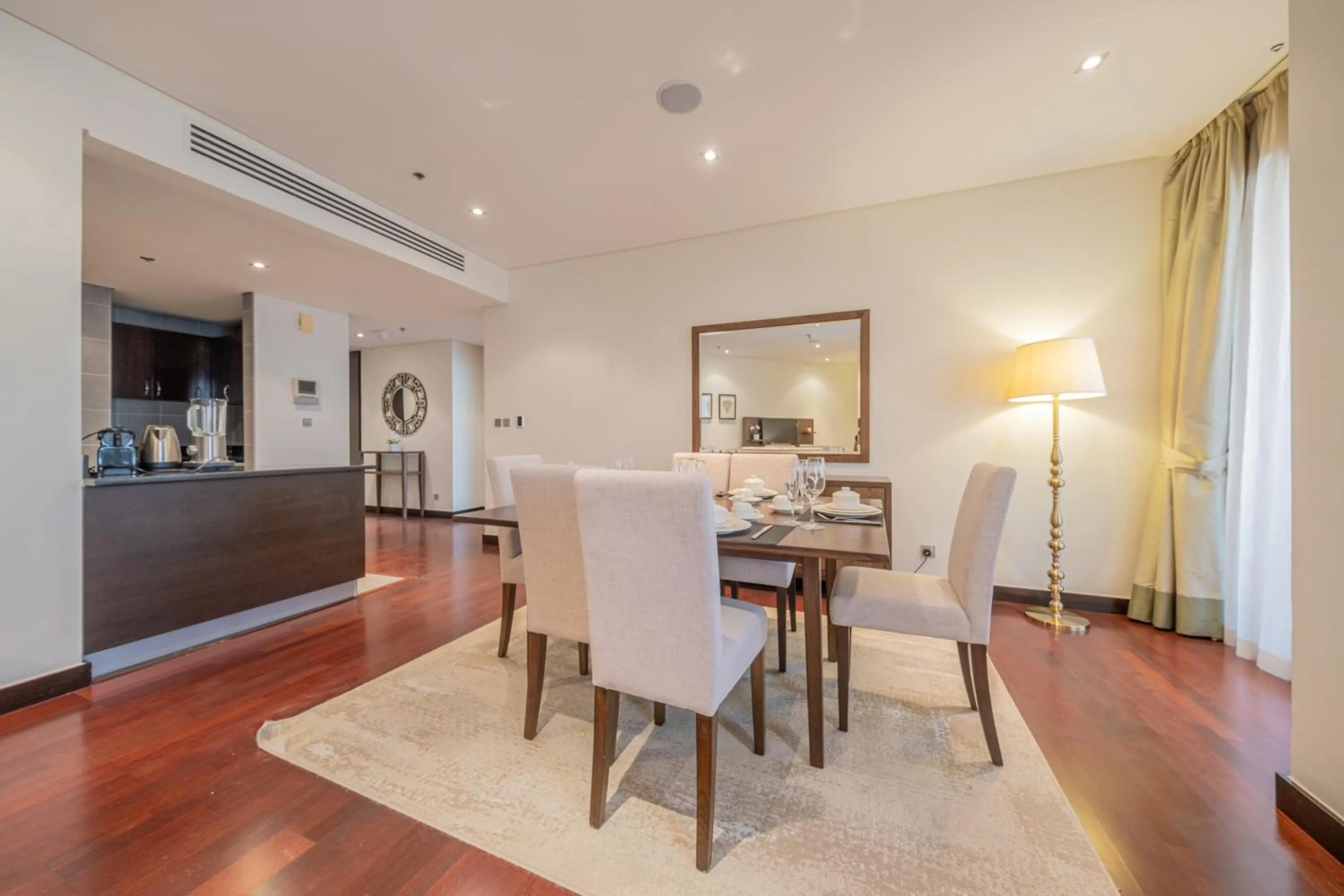 Luxe Getaways Royal Amwaj Palm Jumeirah Resort Apartment Holiday Home