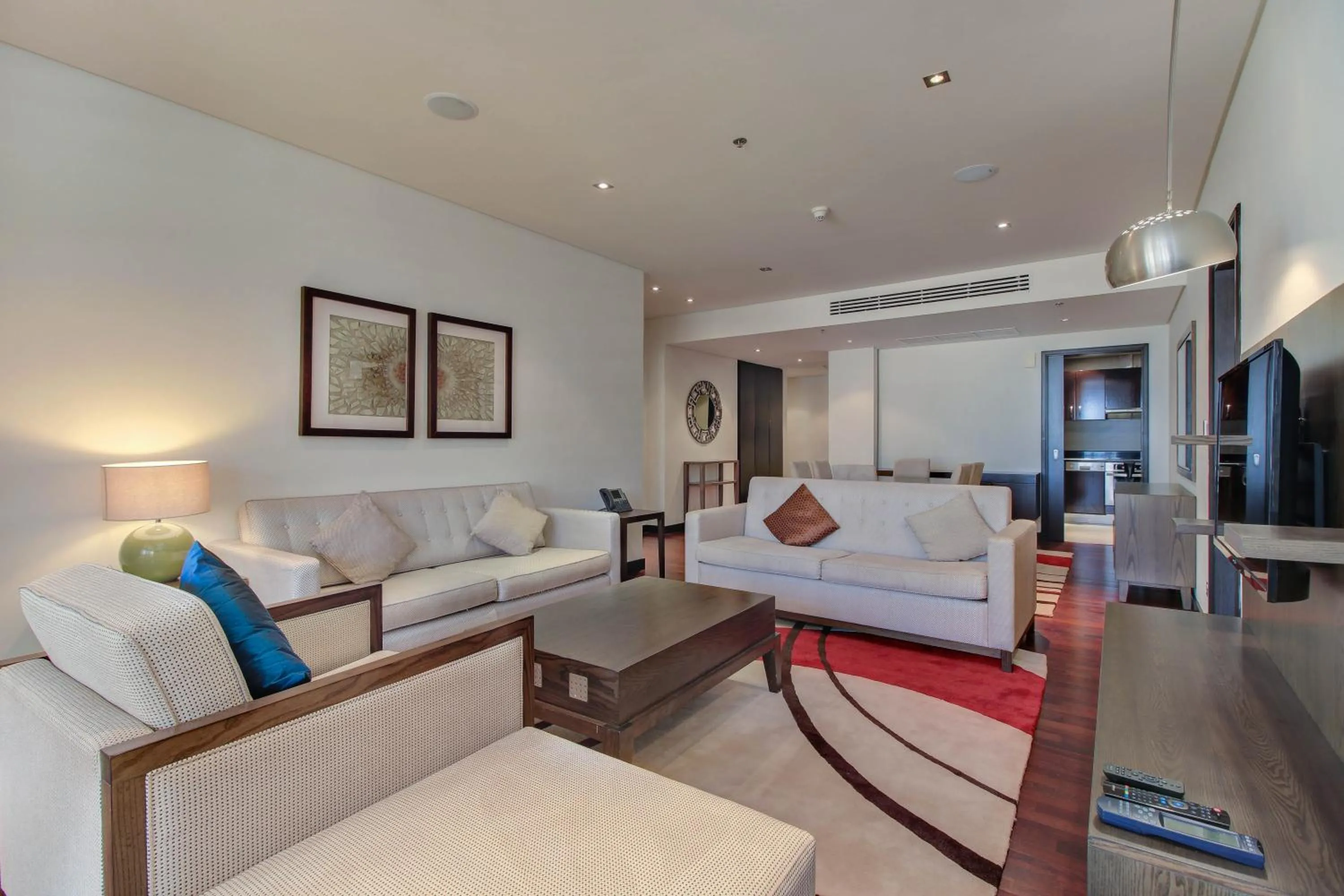 Luxe Getaways Royal Amwaj Palm Jumeirah Resort Apartment Holiday Home