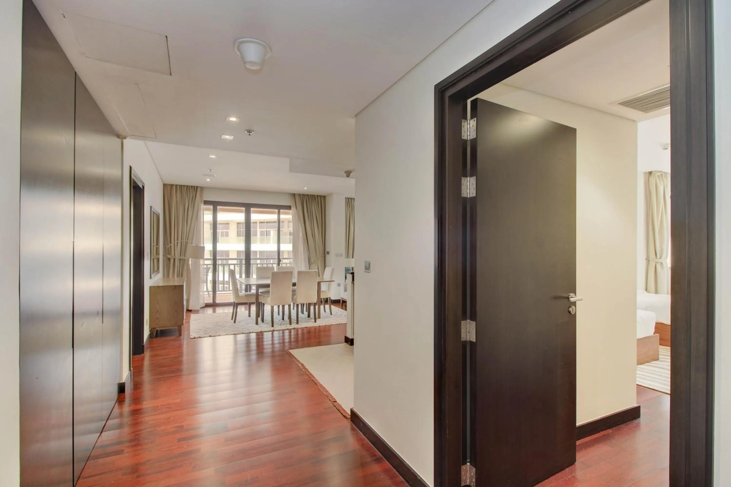 Luxe Getaways Royal Amwaj Palm Jumeirah Resort Apartment Holiday Home