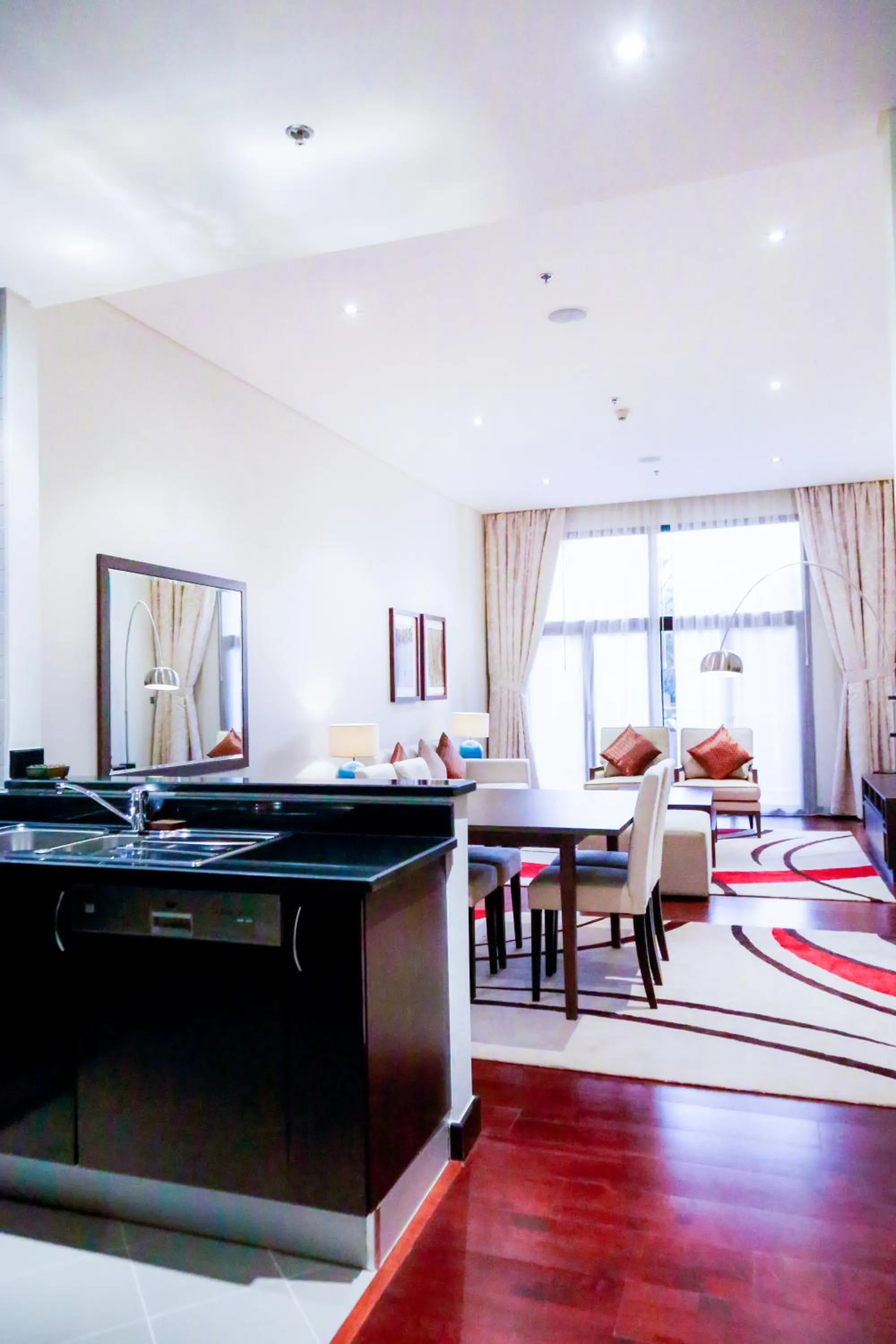 Luxe Getaways Royal Amwaj Palm Jumeirah Resort Apartment Holiday Home