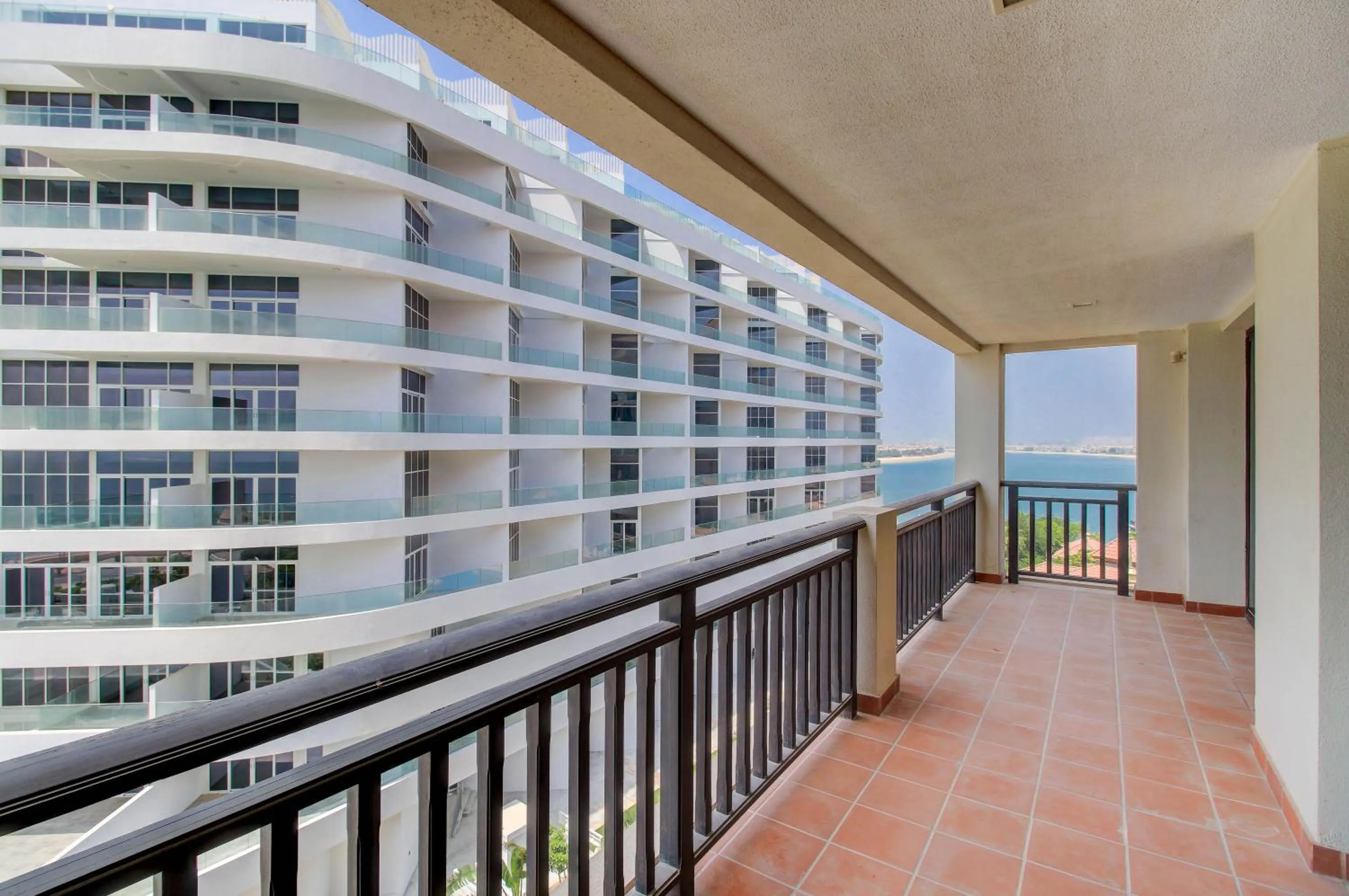 Luxe Getaways Royal Amwaj Palm Jumeirah Resort Apartment Holiday Home