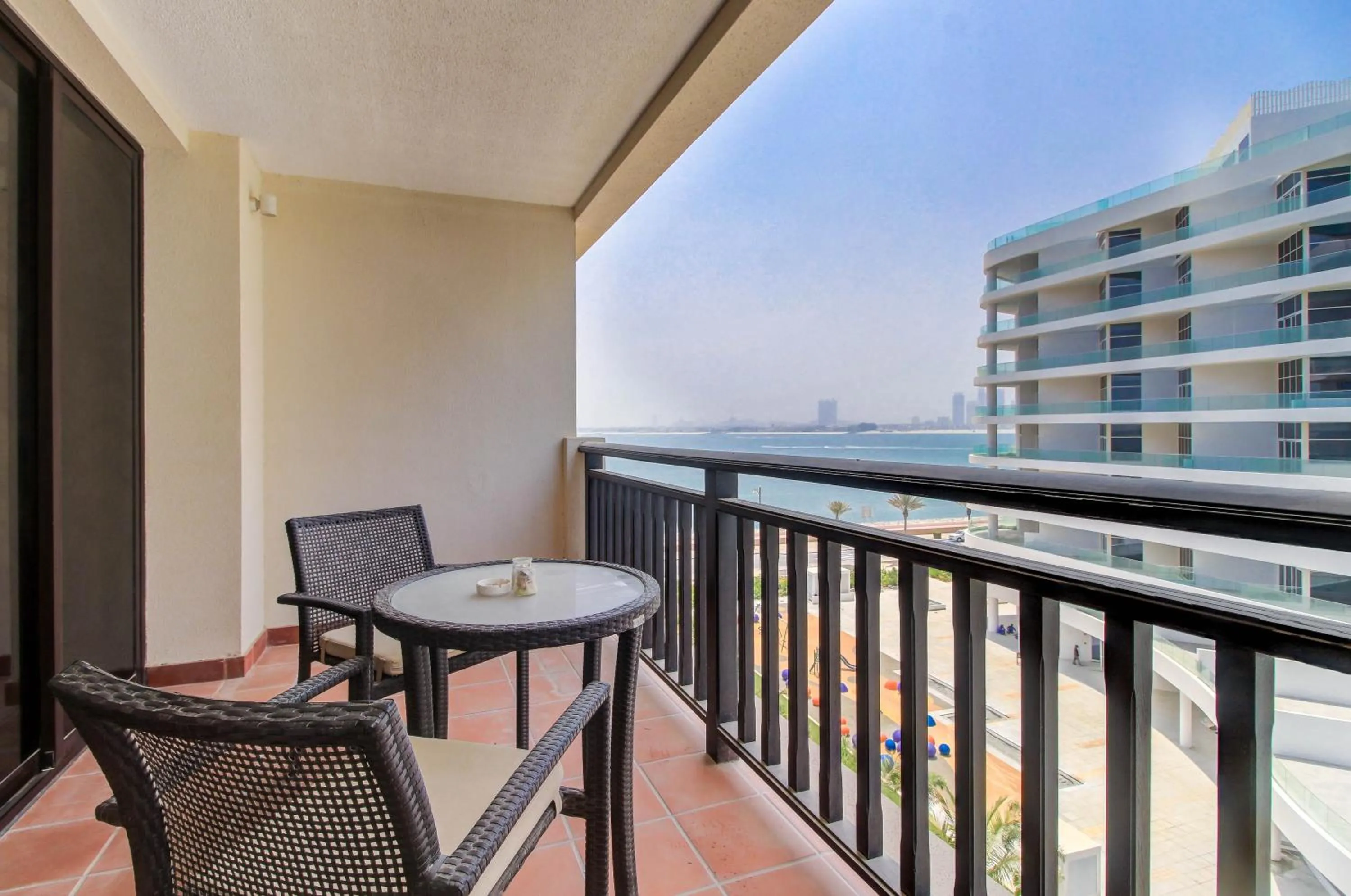 Luxe Getaways Royal Amwaj Palm Jumeirah Resort Apartment Holiday Home