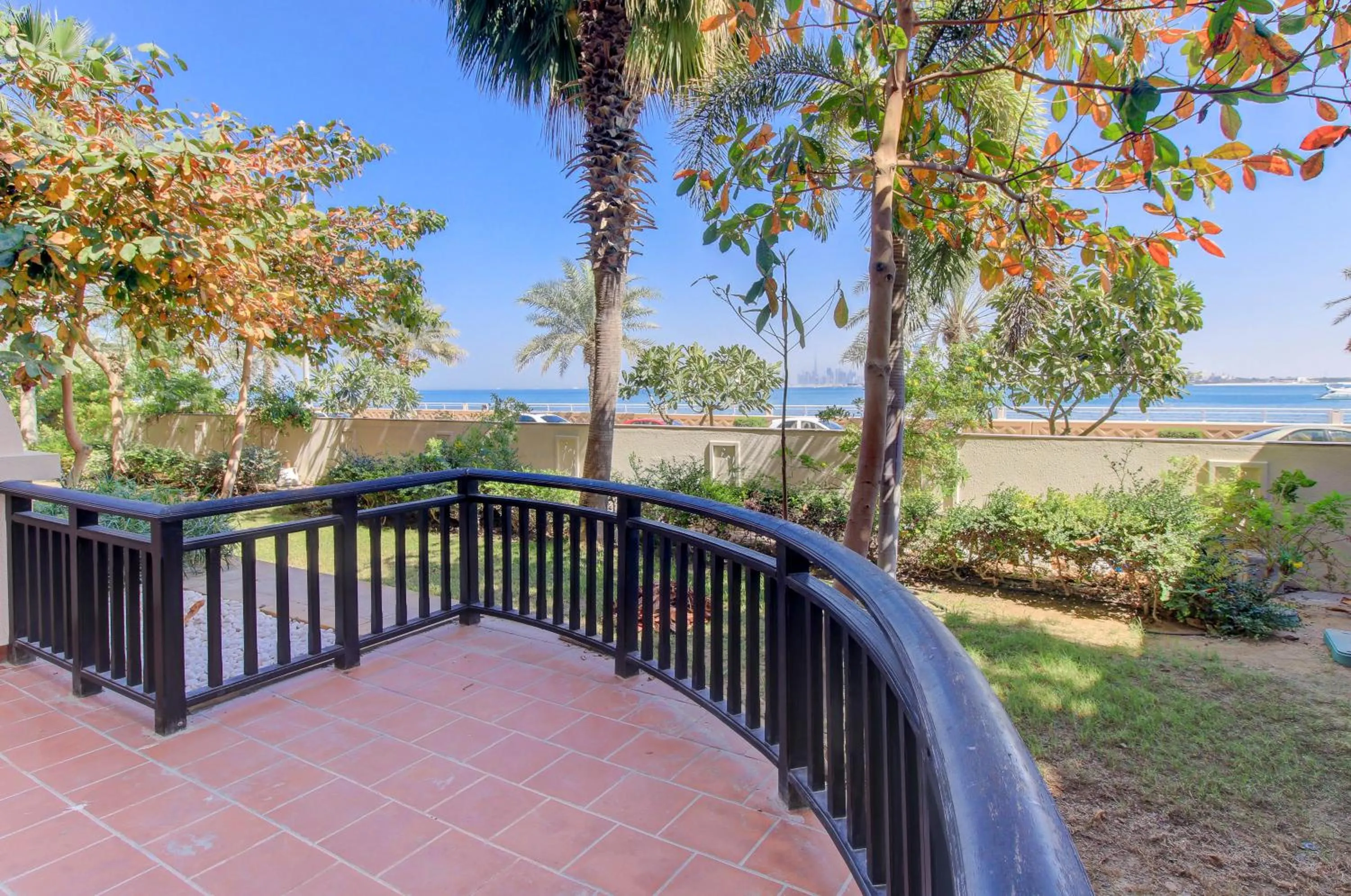 Luxe Getaways Royal Amwaj Palm Jumeirah Resort Apartment Holiday Home