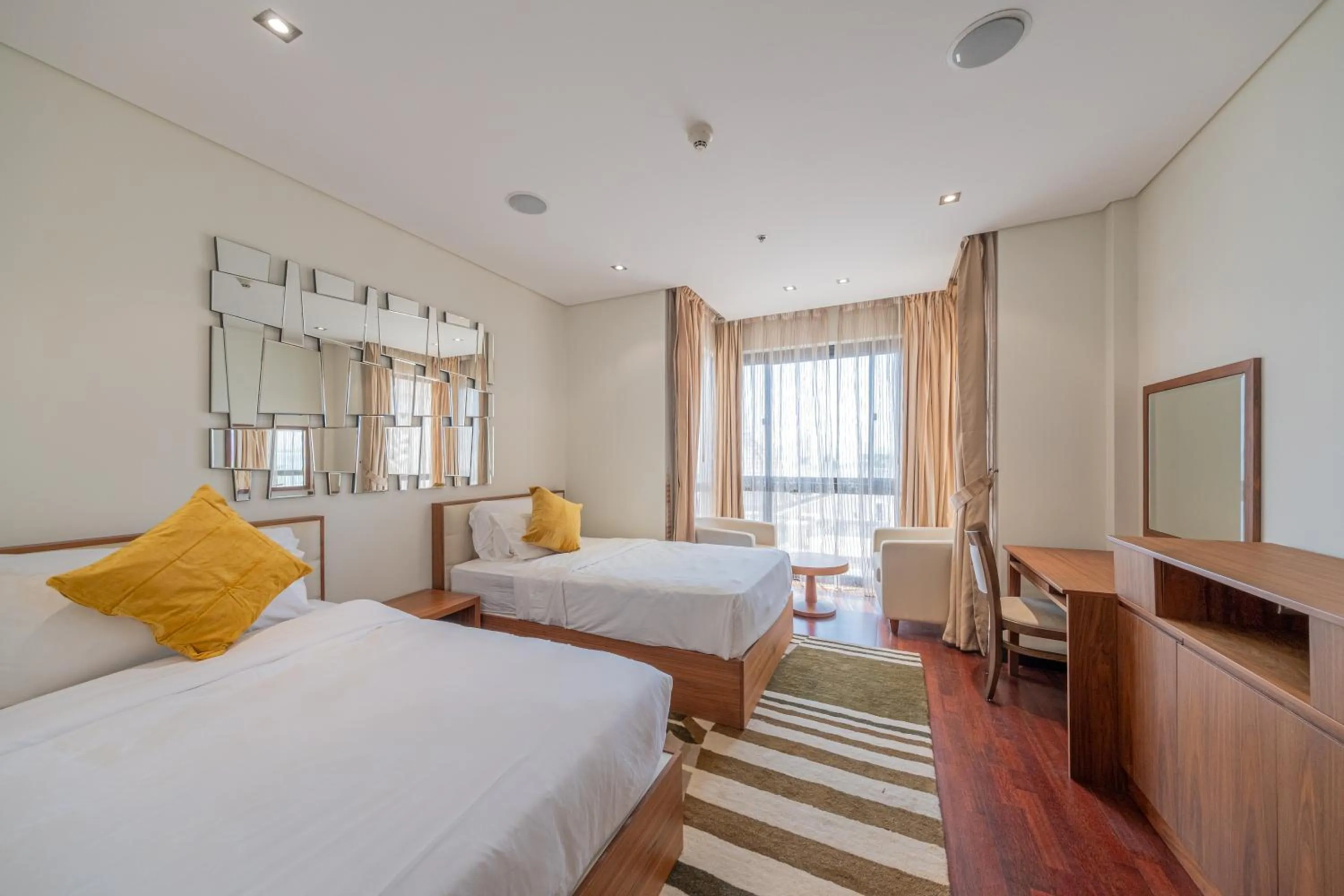 Bed in Luxe Getaways Royal Amwaj Palm Jumeirah Resort Apartment Holiday Home