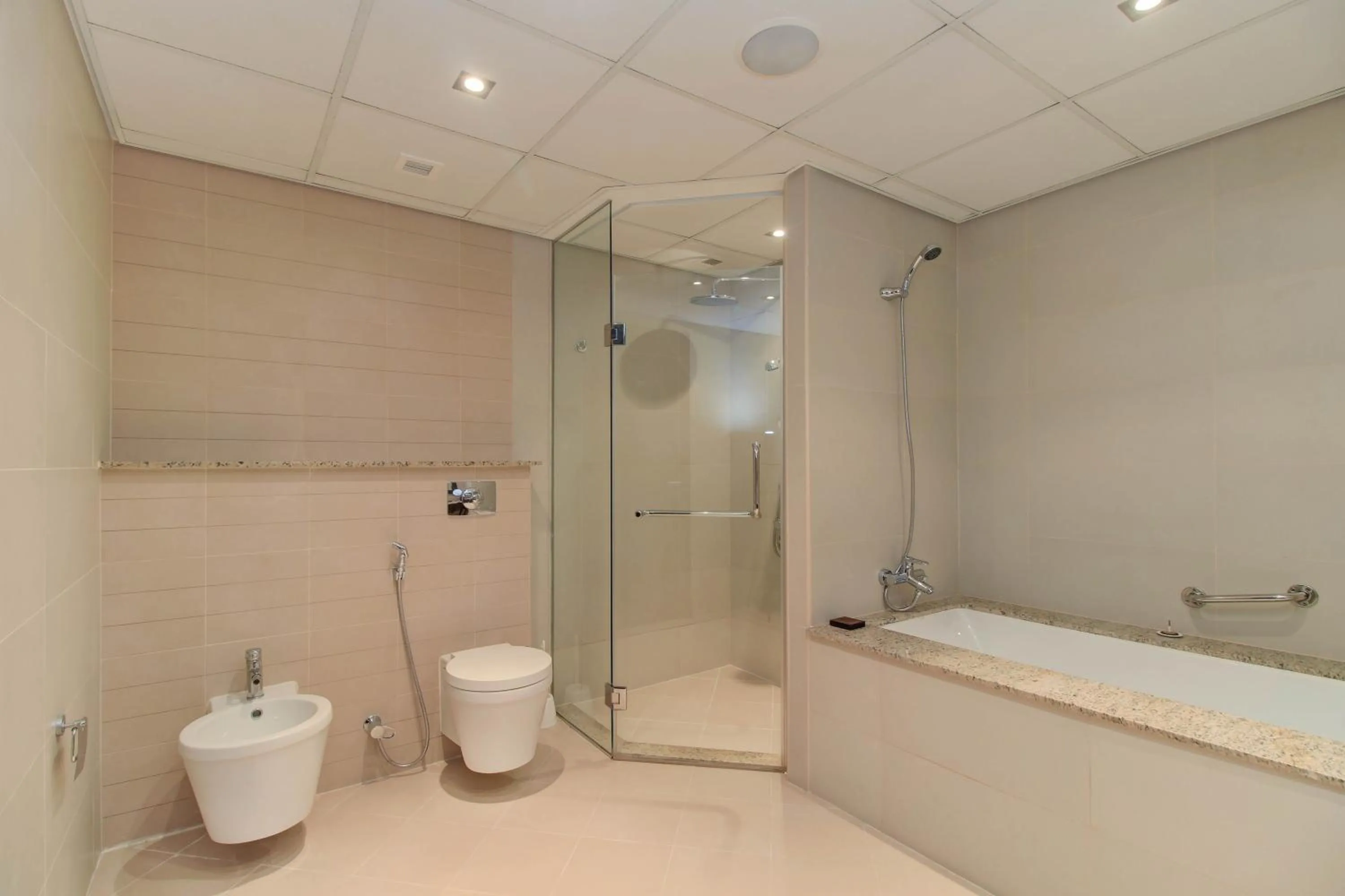 Luxe Getaways Royal Amwaj Palm Jumeirah Resort Apartment Holiday Home