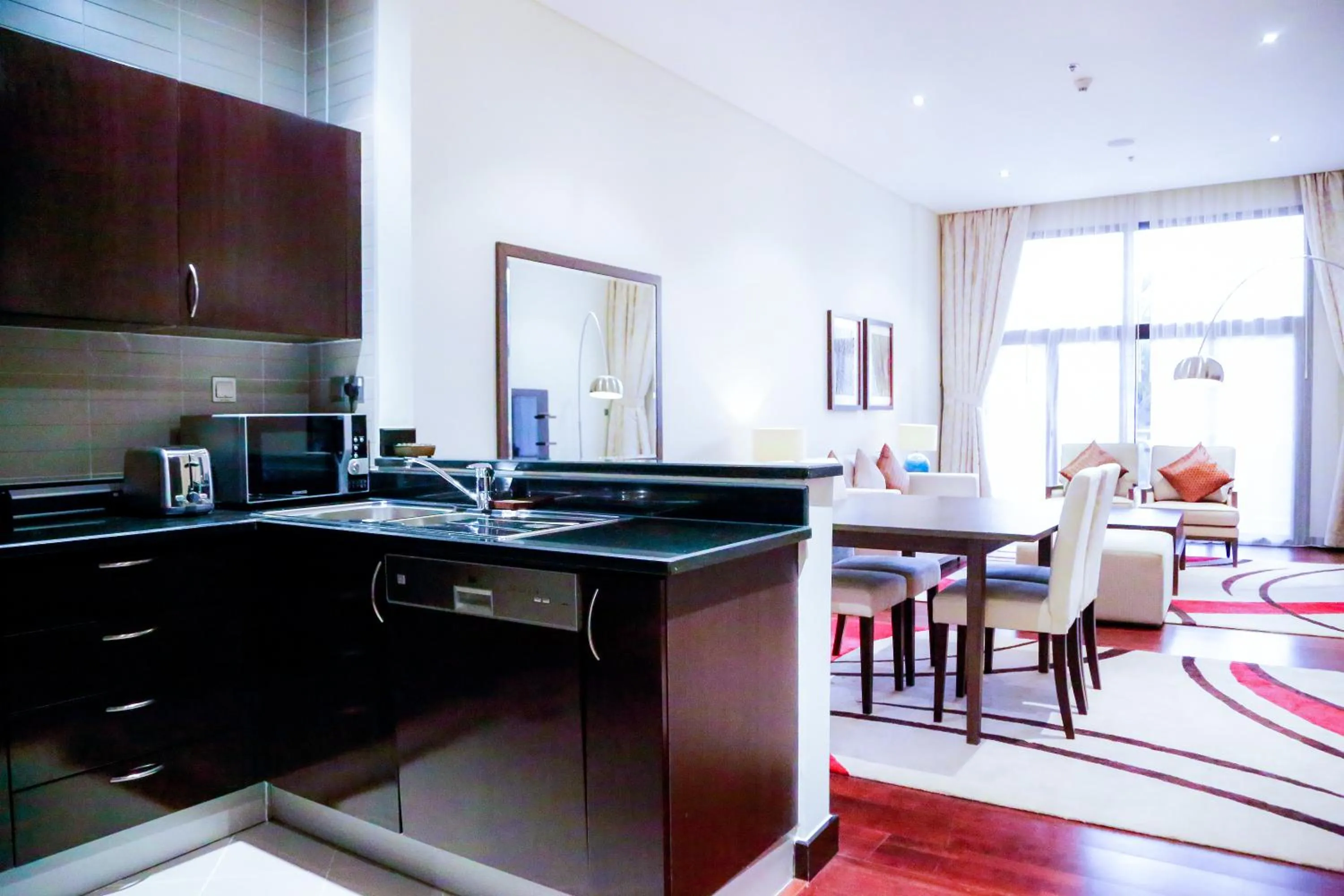 Luxe Getaways Royal Amwaj Palm Jumeirah Resort Apartment Holiday Home