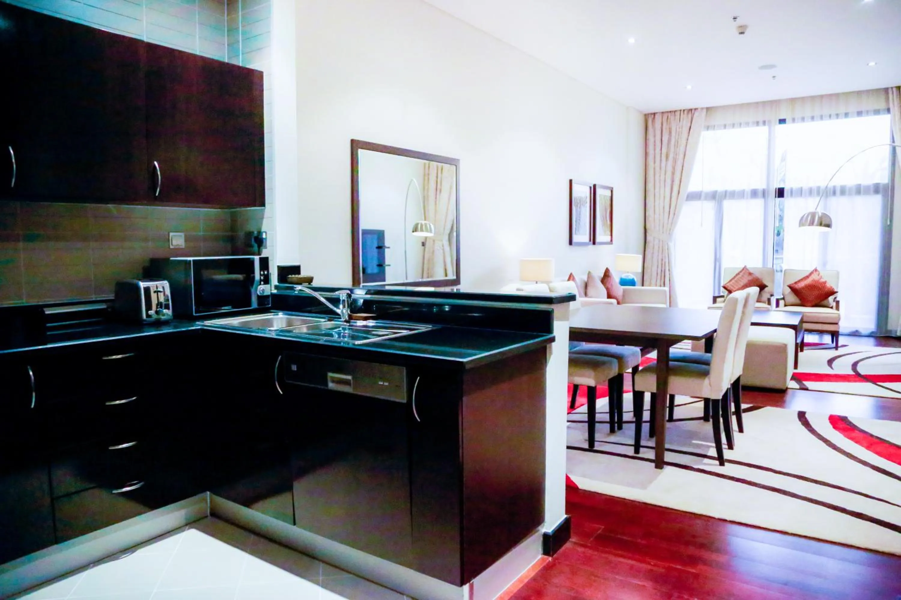 Luxe Getaways Royal Amwaj Palm Jumeirah Resort Apartment Holiday Home