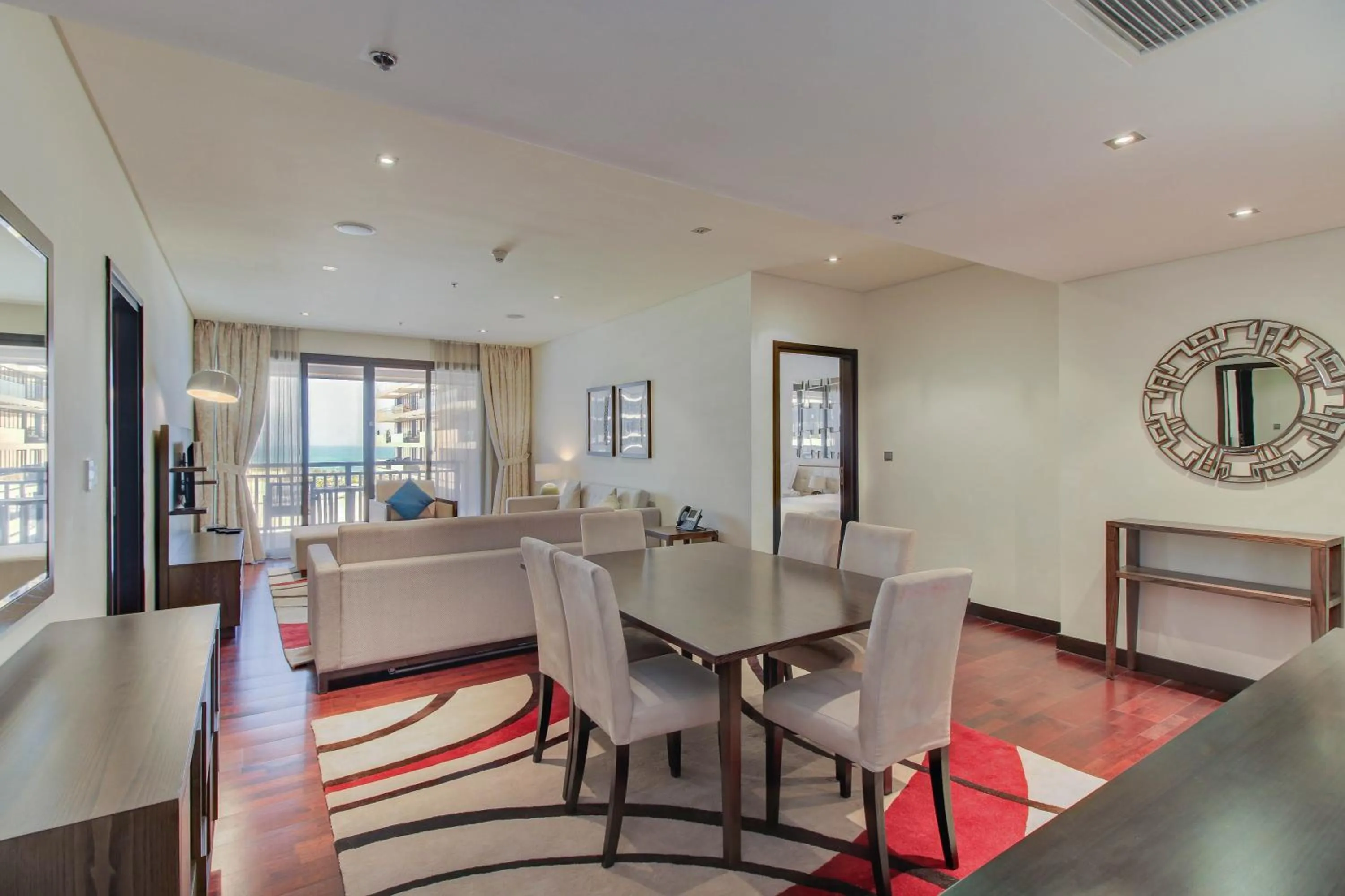 Luxe Getaways Royal Amwaj Palm Jumeirah Resort Apartment Holiday Home