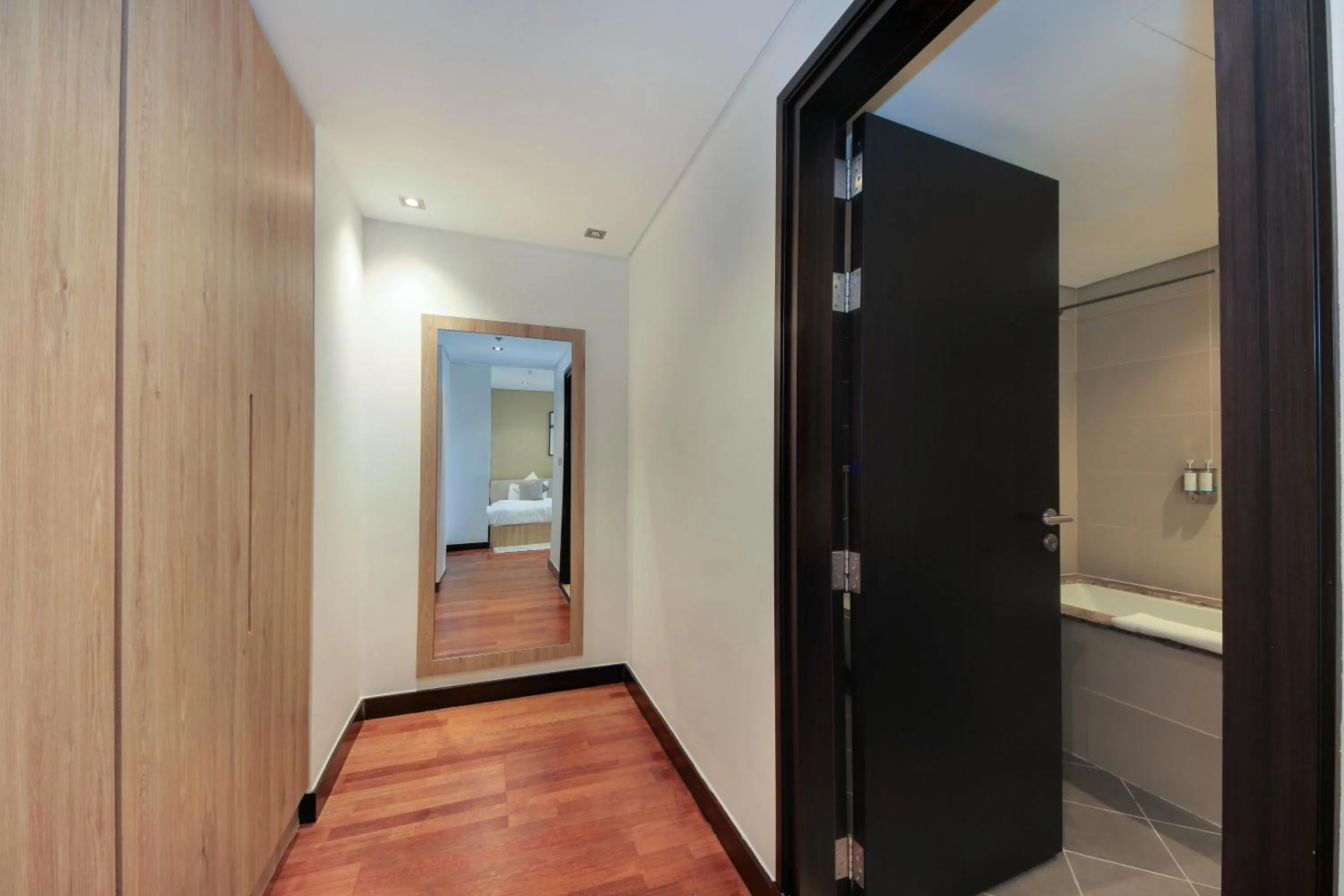 Luxe Getaways Royal Amwaj Palm Jumeirah Resort Apartment Holiday Home