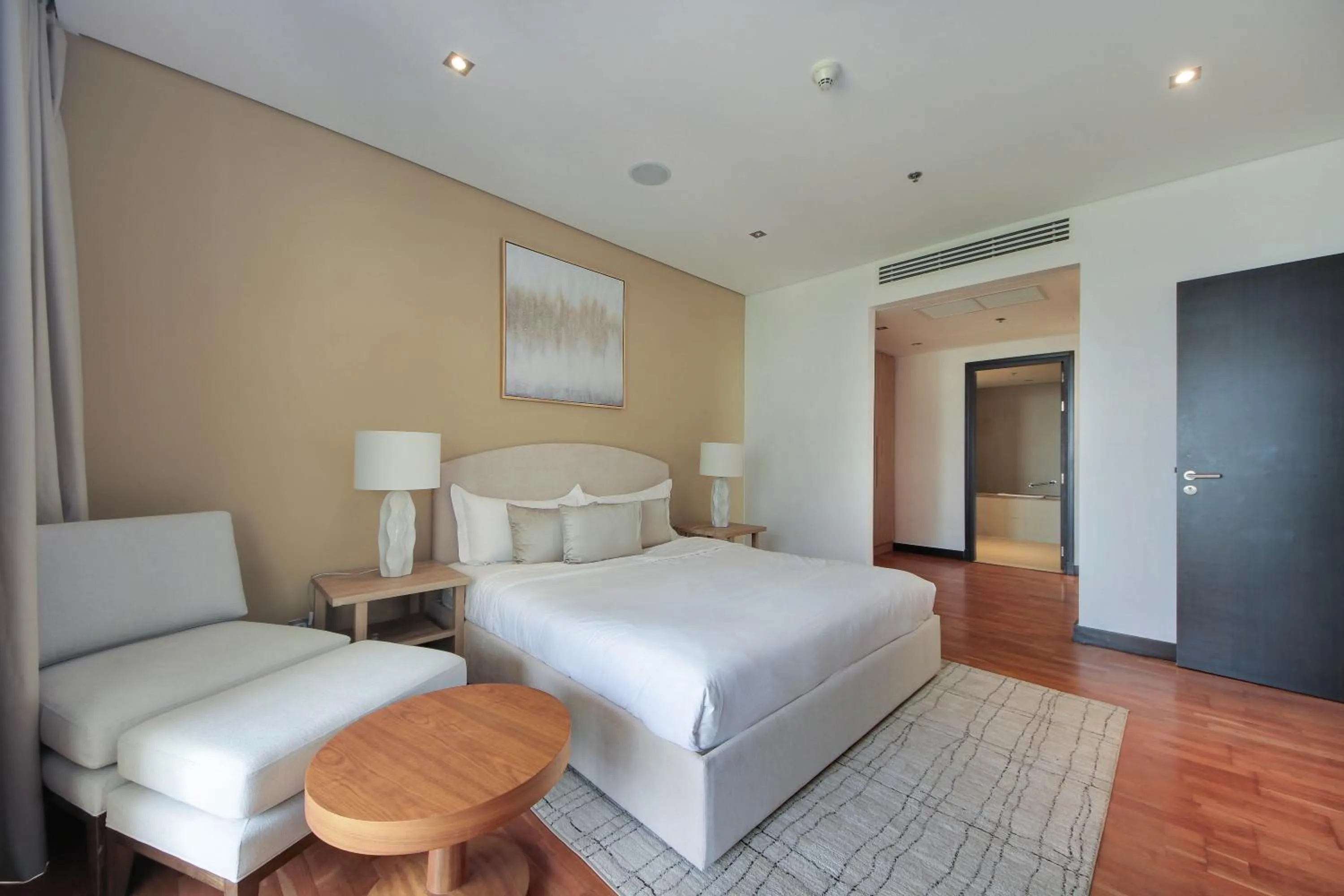 Bed in Luxe Getaways Royal Amwaj Palm Jumeirah Resort Apartment Holiday Home