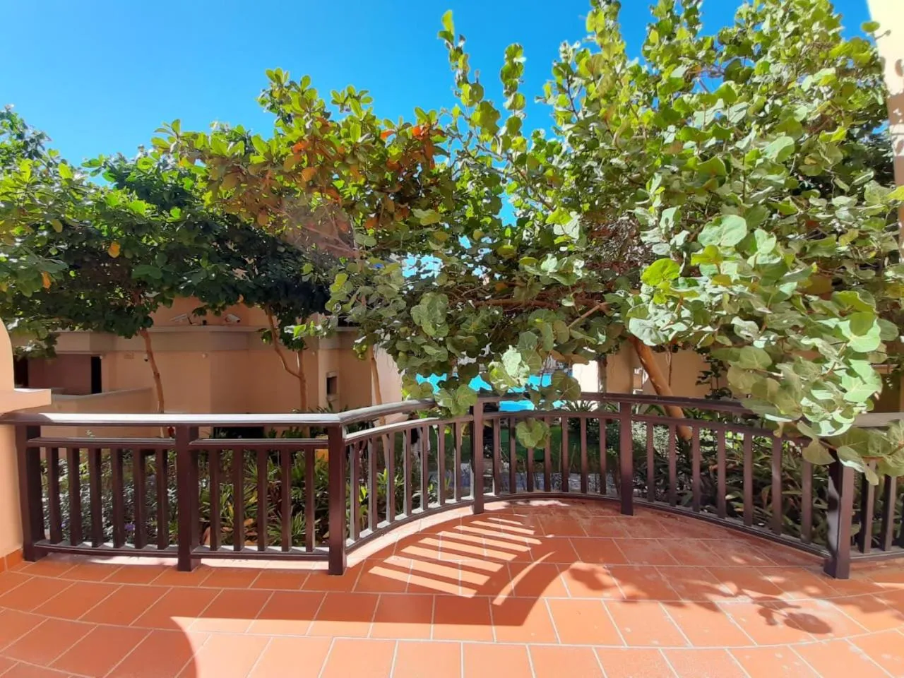 Luxe Getaways Royal Amwaj Palm Jumeirah Resort Apartment Holiday Home