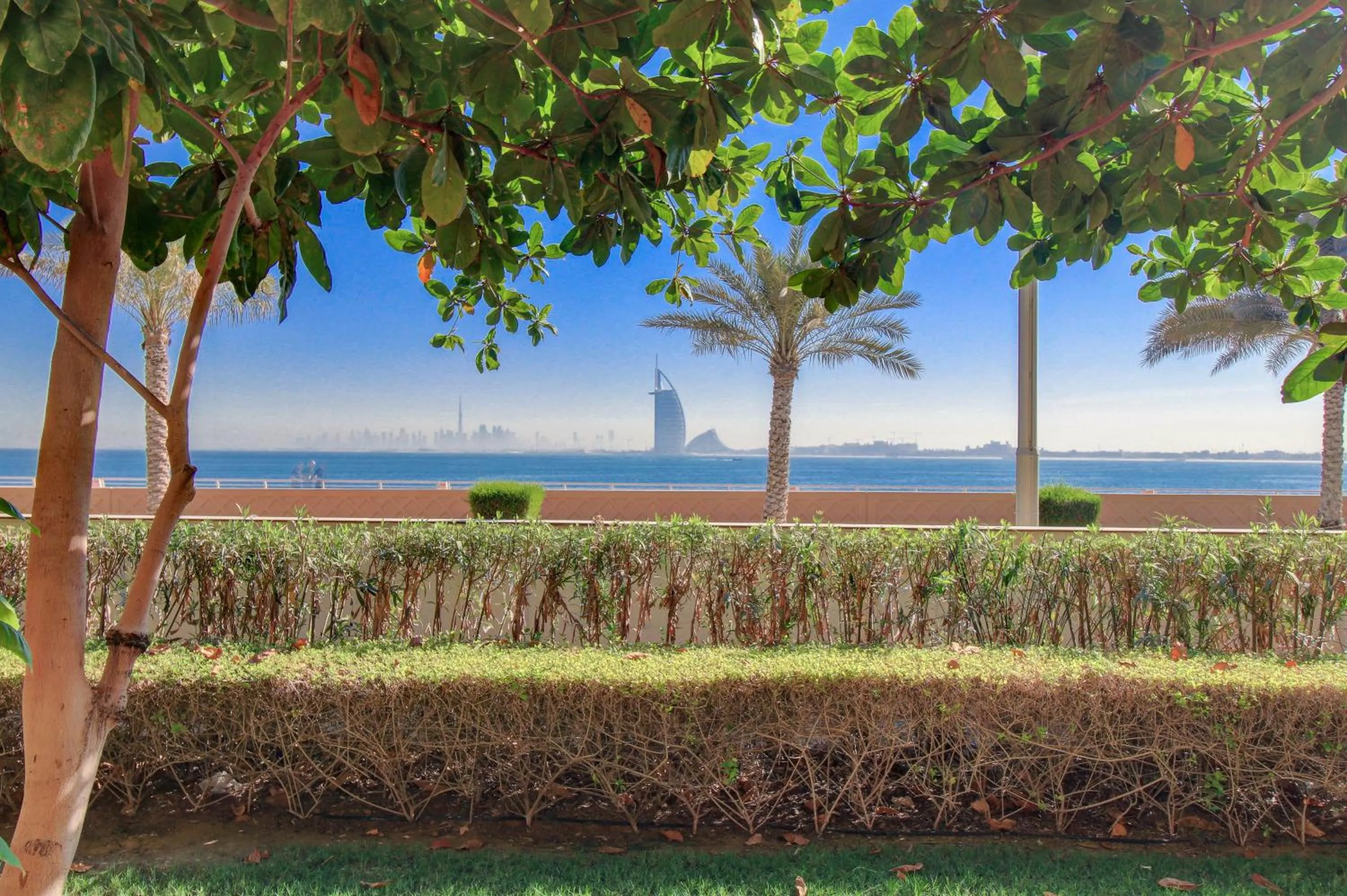 Luxe Getaways Royal Amwaj Palm Jumeirah Resort Apartment Holiday Home