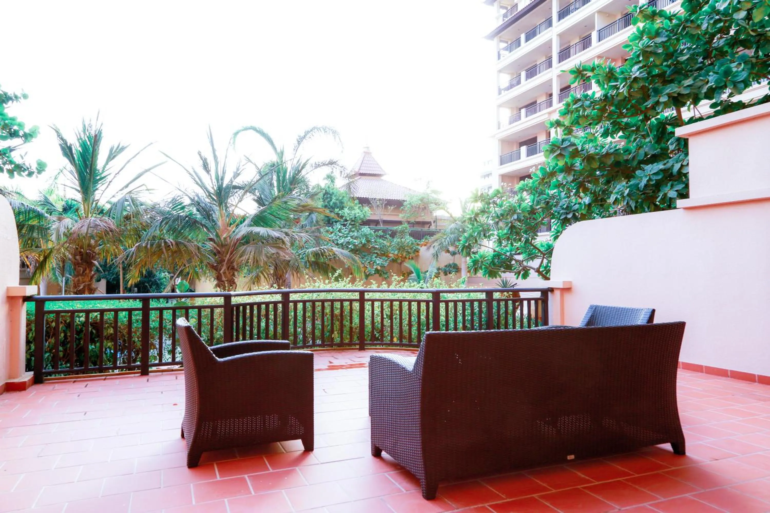 Luxe Getaways Royal Amwaj Palm Jumeirah Resort Apartment Holiday Home