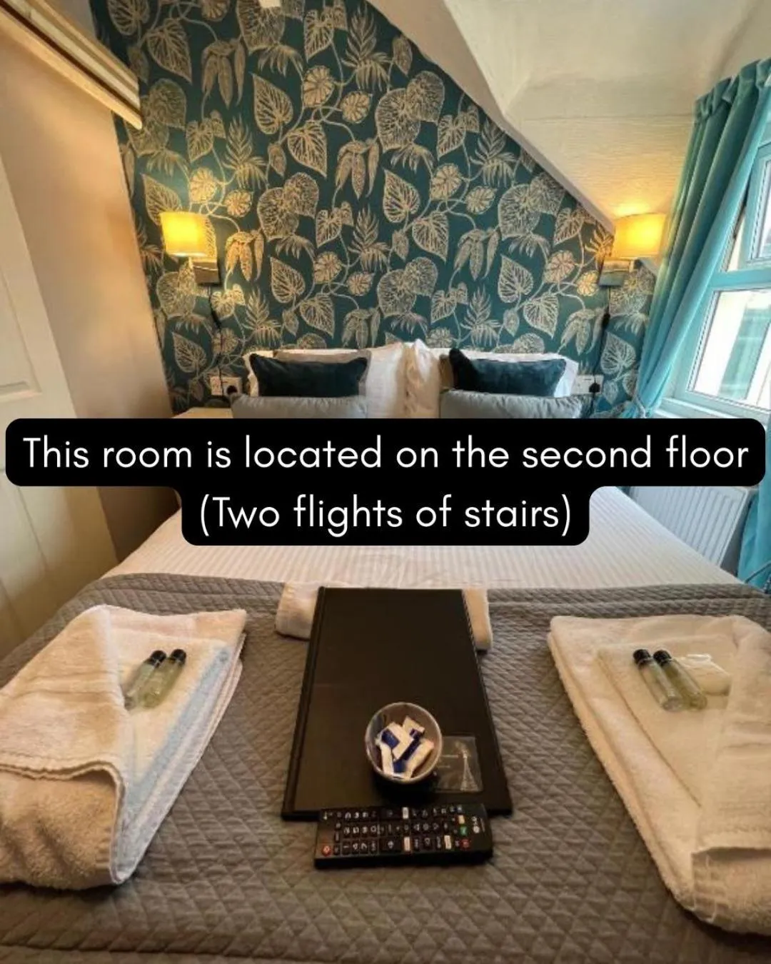 Bed in Delovely Hotel