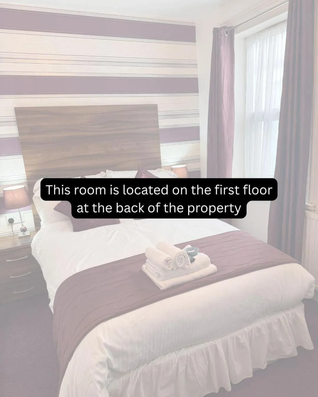 Bed in Delovely Hotel