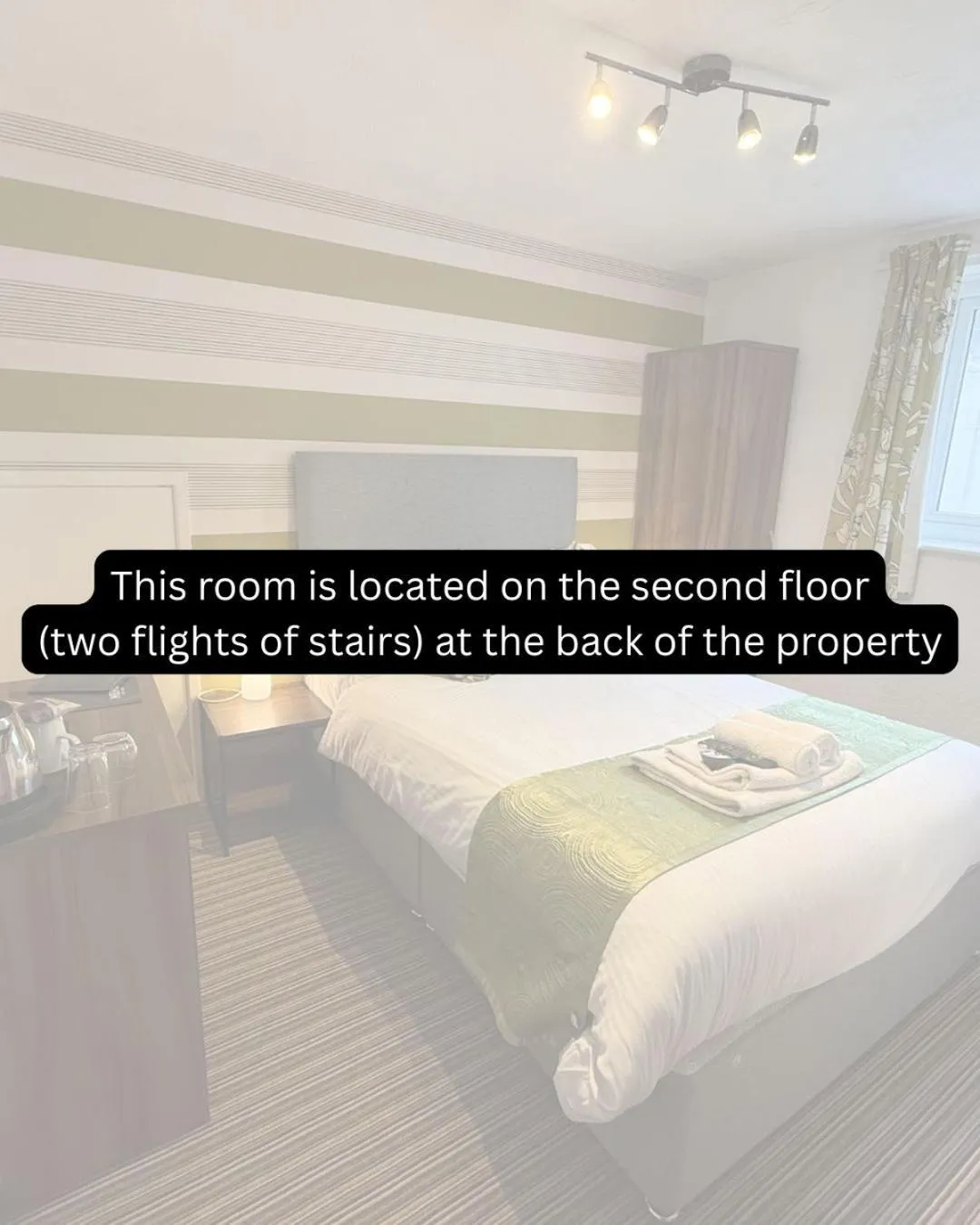 Bed in Delovely Hotel