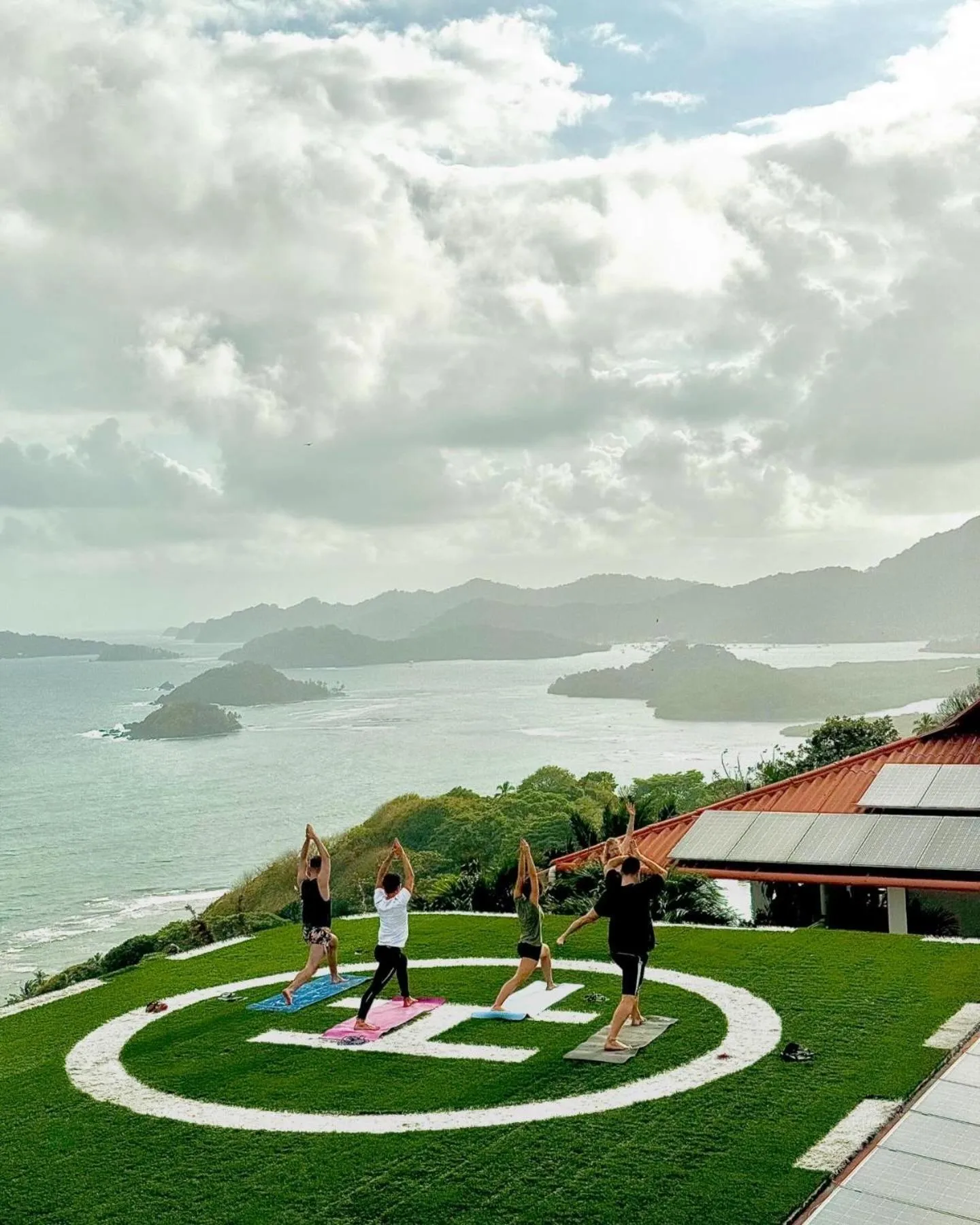 People in Ciel y Miel