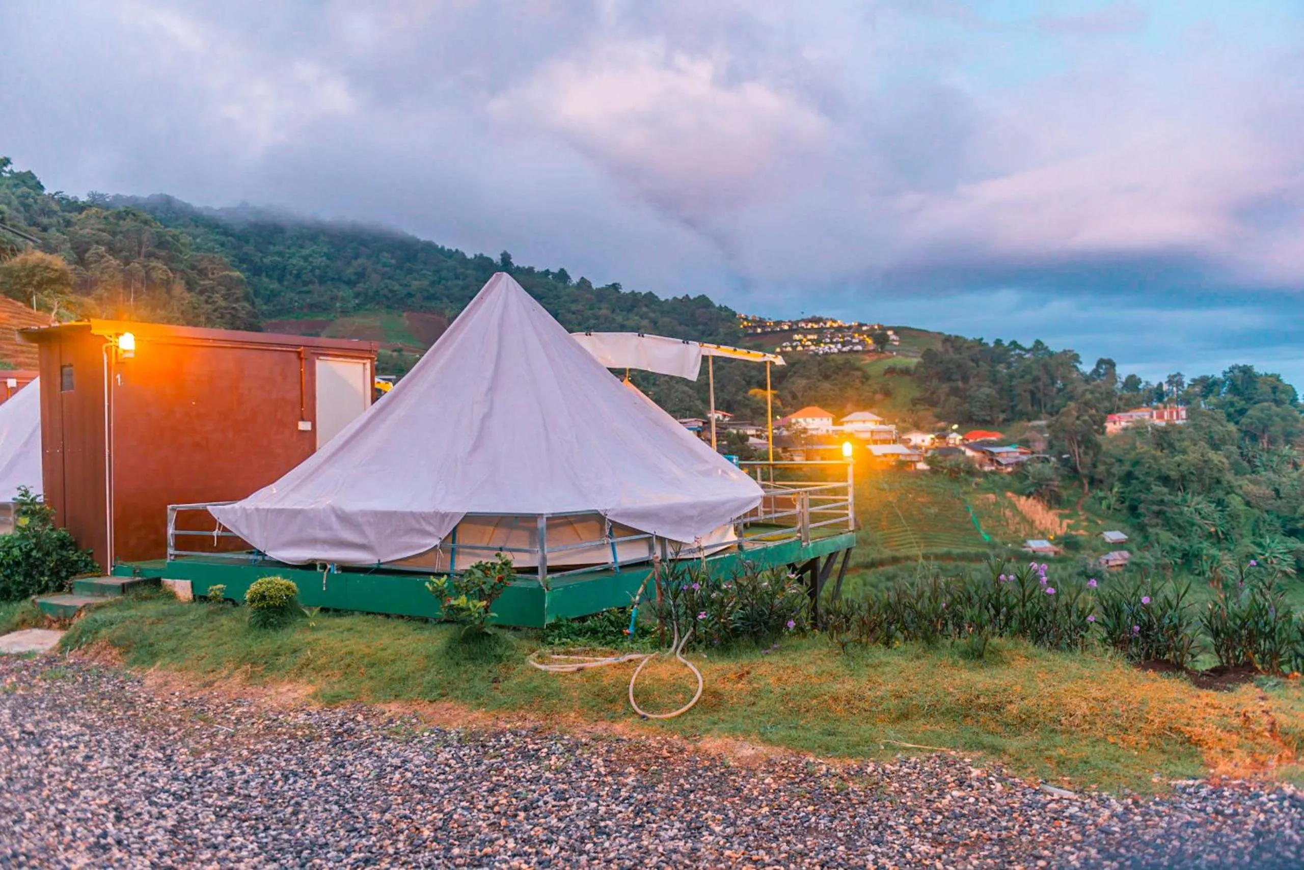 ภูชวนหลง ม่อนแจ่ม